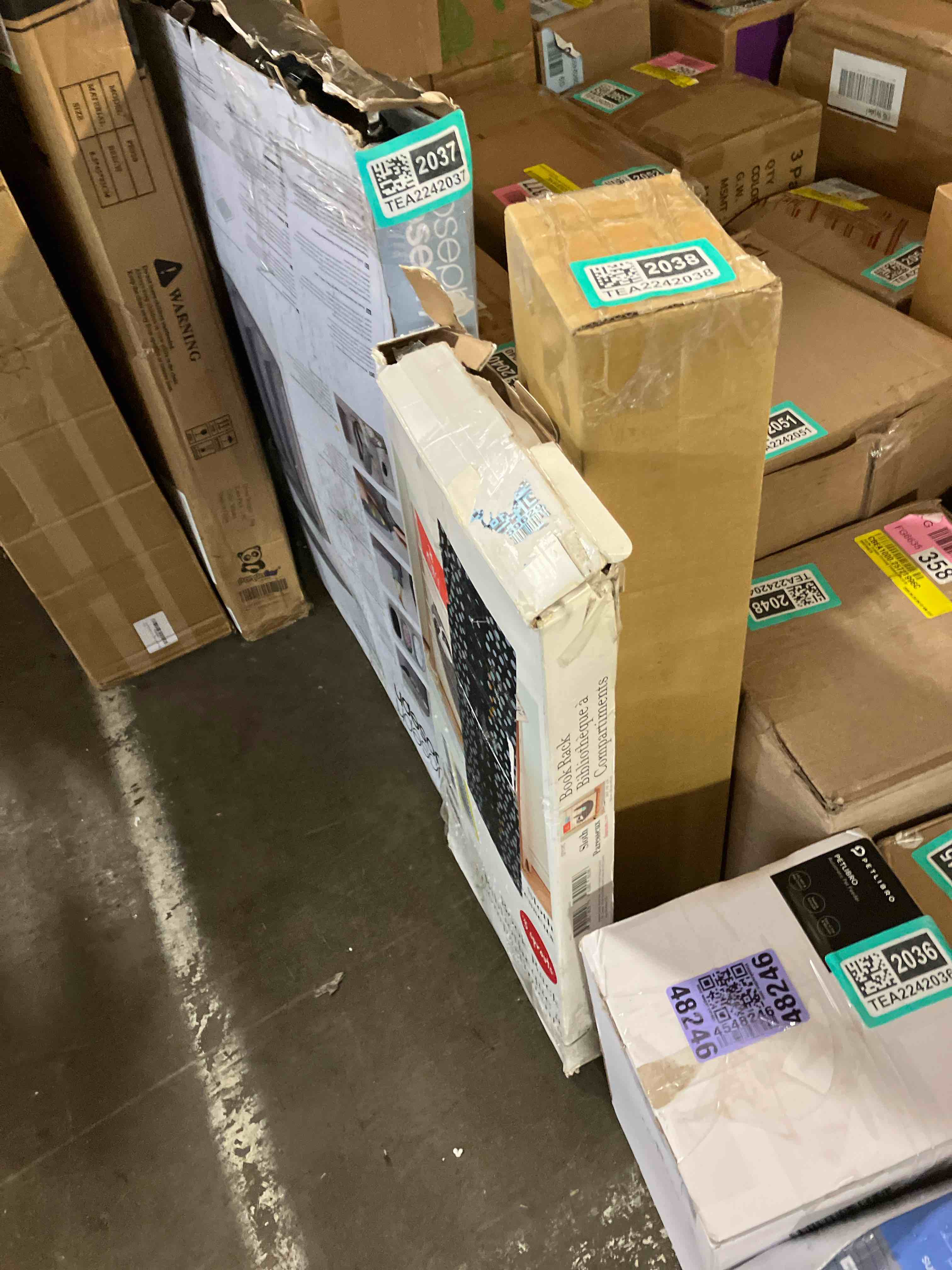https://s3.amazonaws.com/lotting-images-prod/phillipi/TEA2242033_1750431735171.jpeg