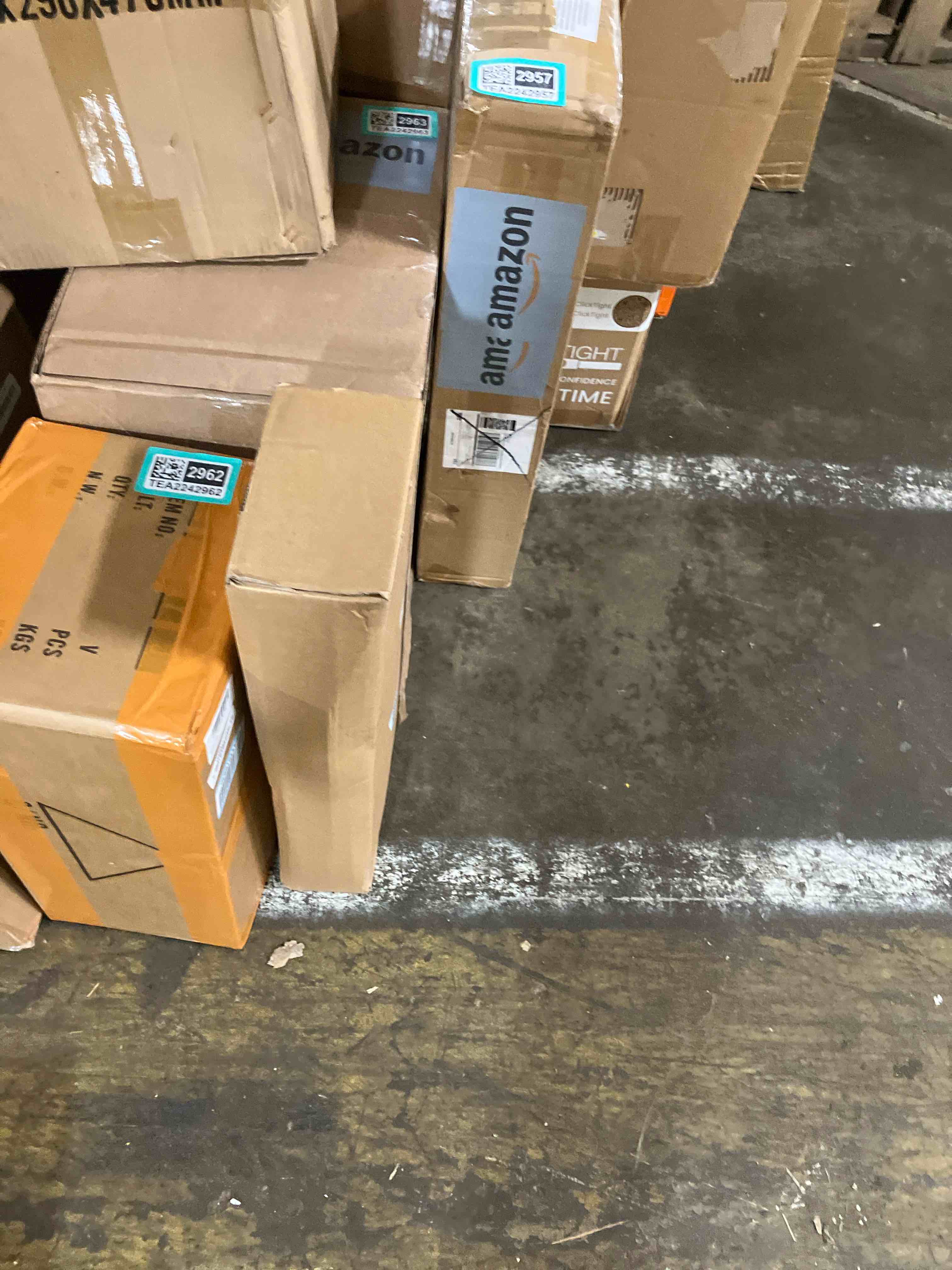 https://s3.amazonaws.com/lotting-images-prod/phillipi/TEA2242954_1750879733563.jpeg