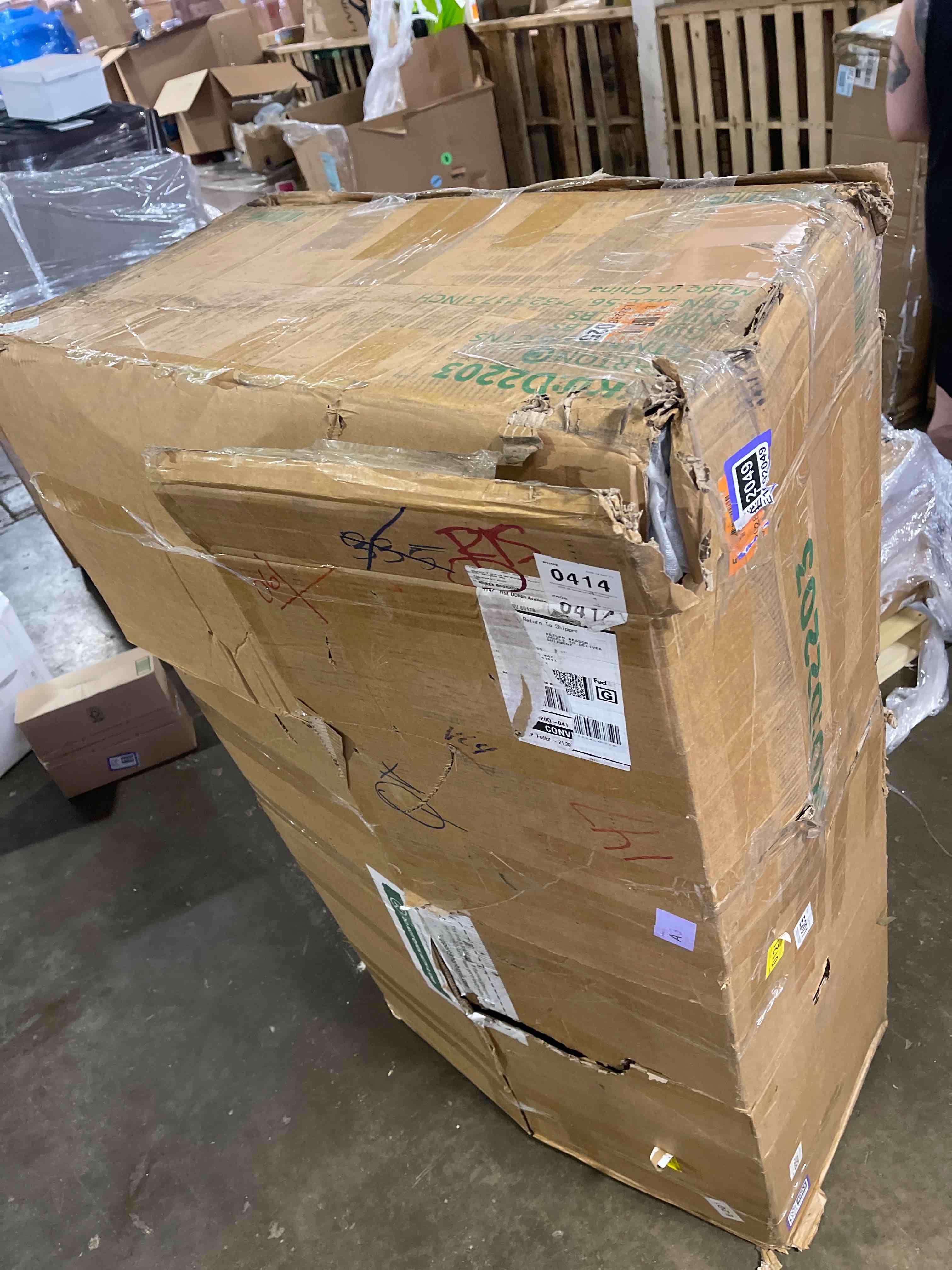 https://s3.amazonaws.com/lotting-images-prod/phillipi/TEA2243401_1751396160284.jpeg