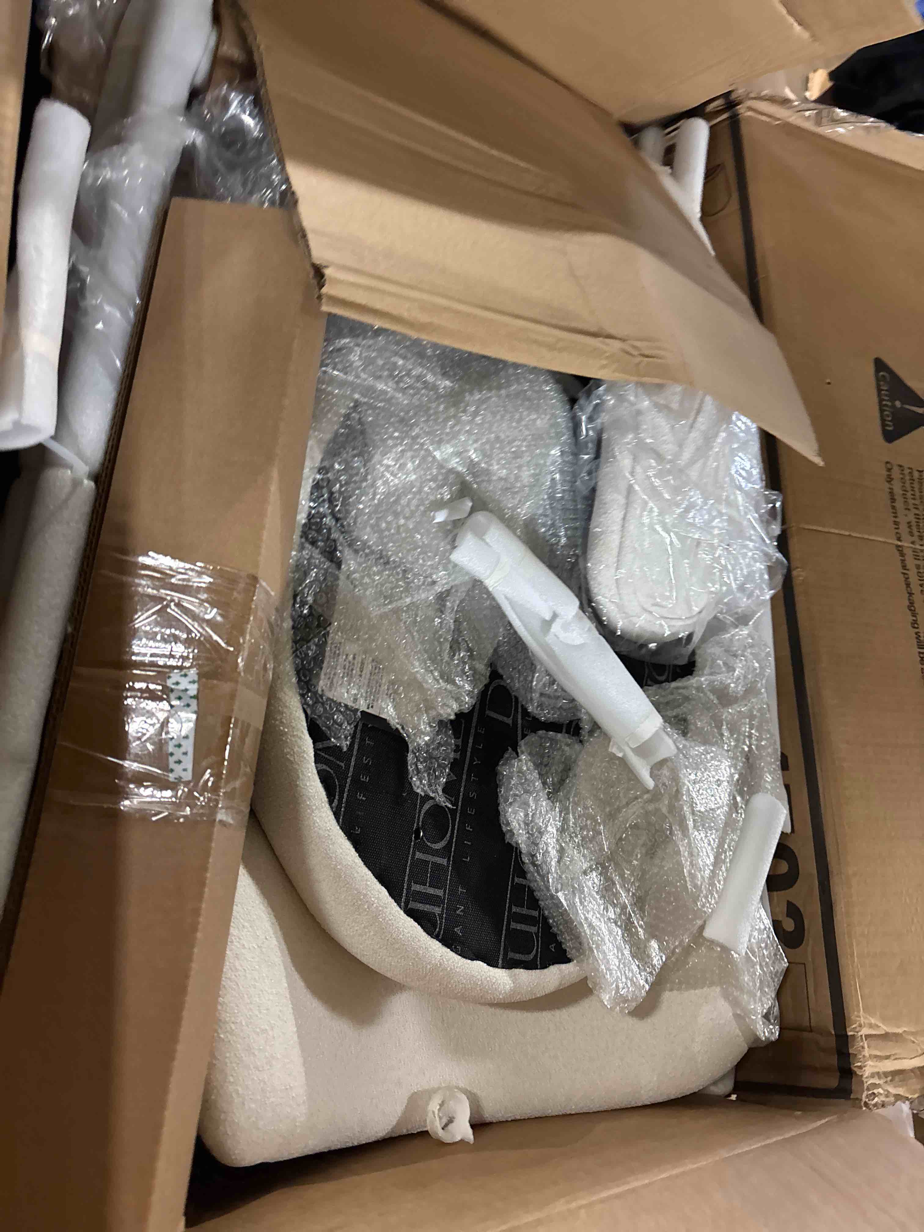 https://s3.amazonaws.com/lotting-images-prod/phillipi/TEA2243539_1751556430121.jpeg