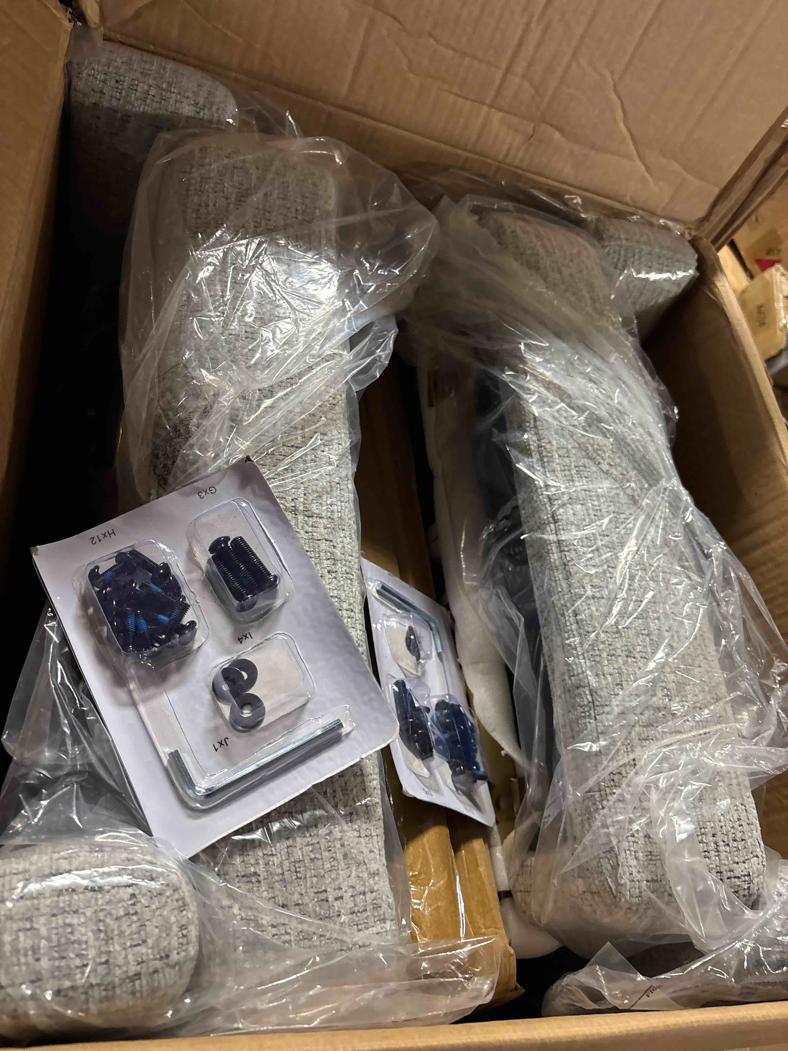 https://s3.amazonaws.com/lotting-images-prod/phillipi/TEA2243961_1751999570528.jpeg