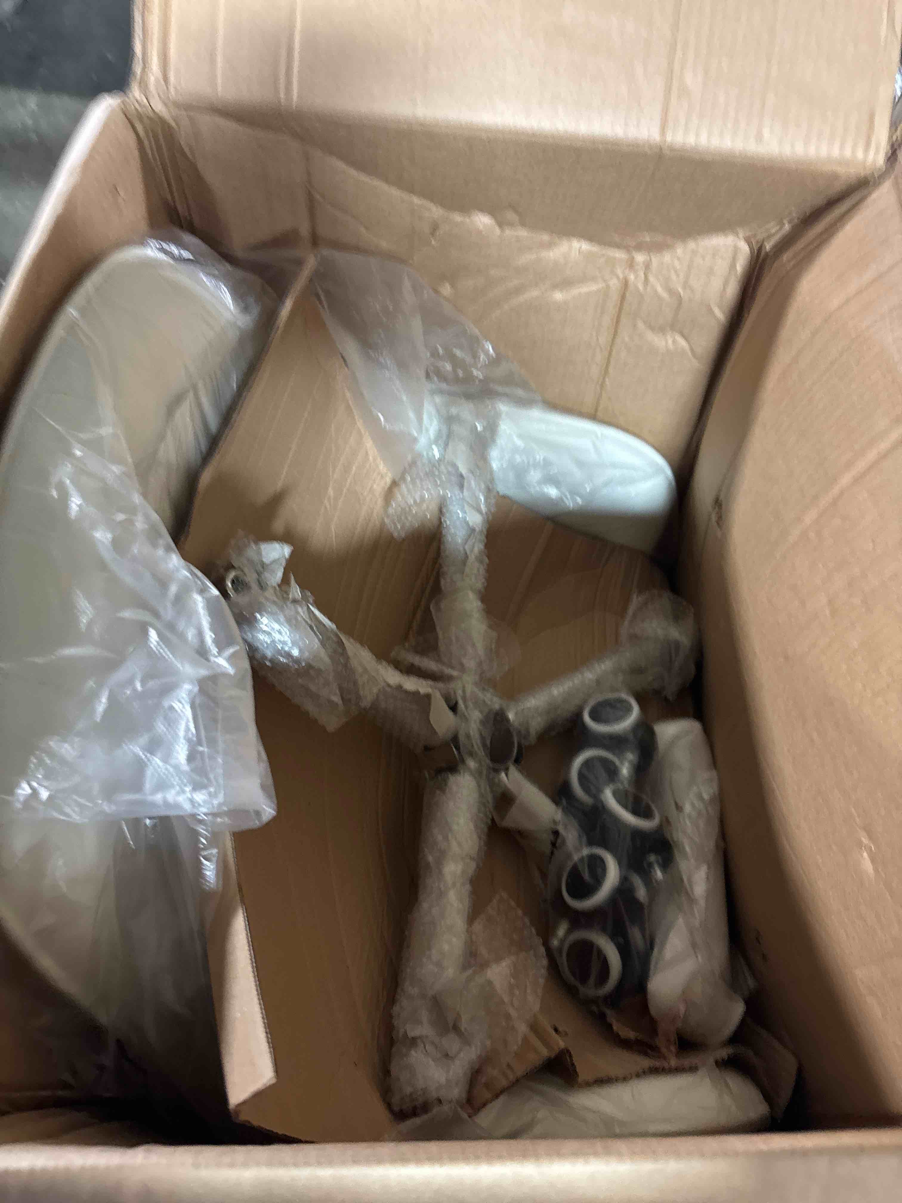 https://s3.amazonaws.com/lotting-images-prod/phillipi/TEA2243977_1751989666680.jpeg