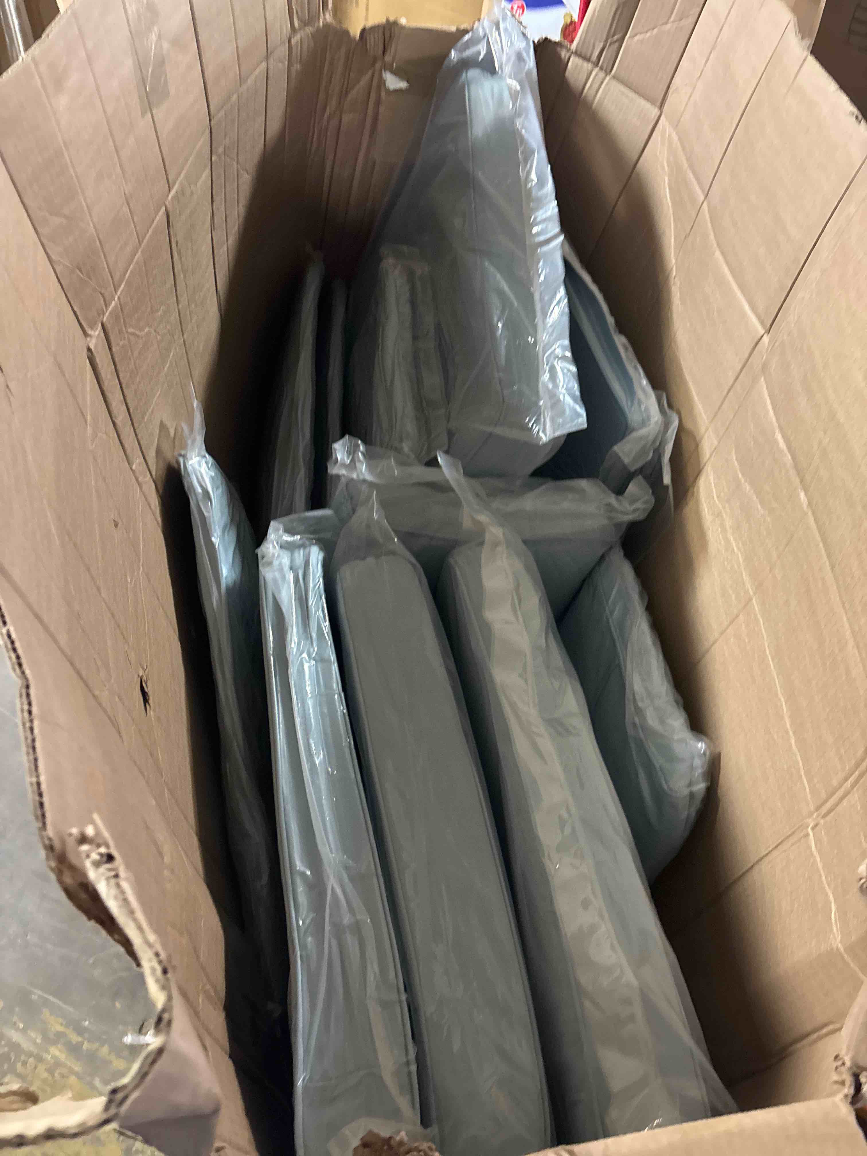 https://s3.amazonaws.com/lotting-images-prod/phillipi/TEA2243983_1751987795069.jpeg