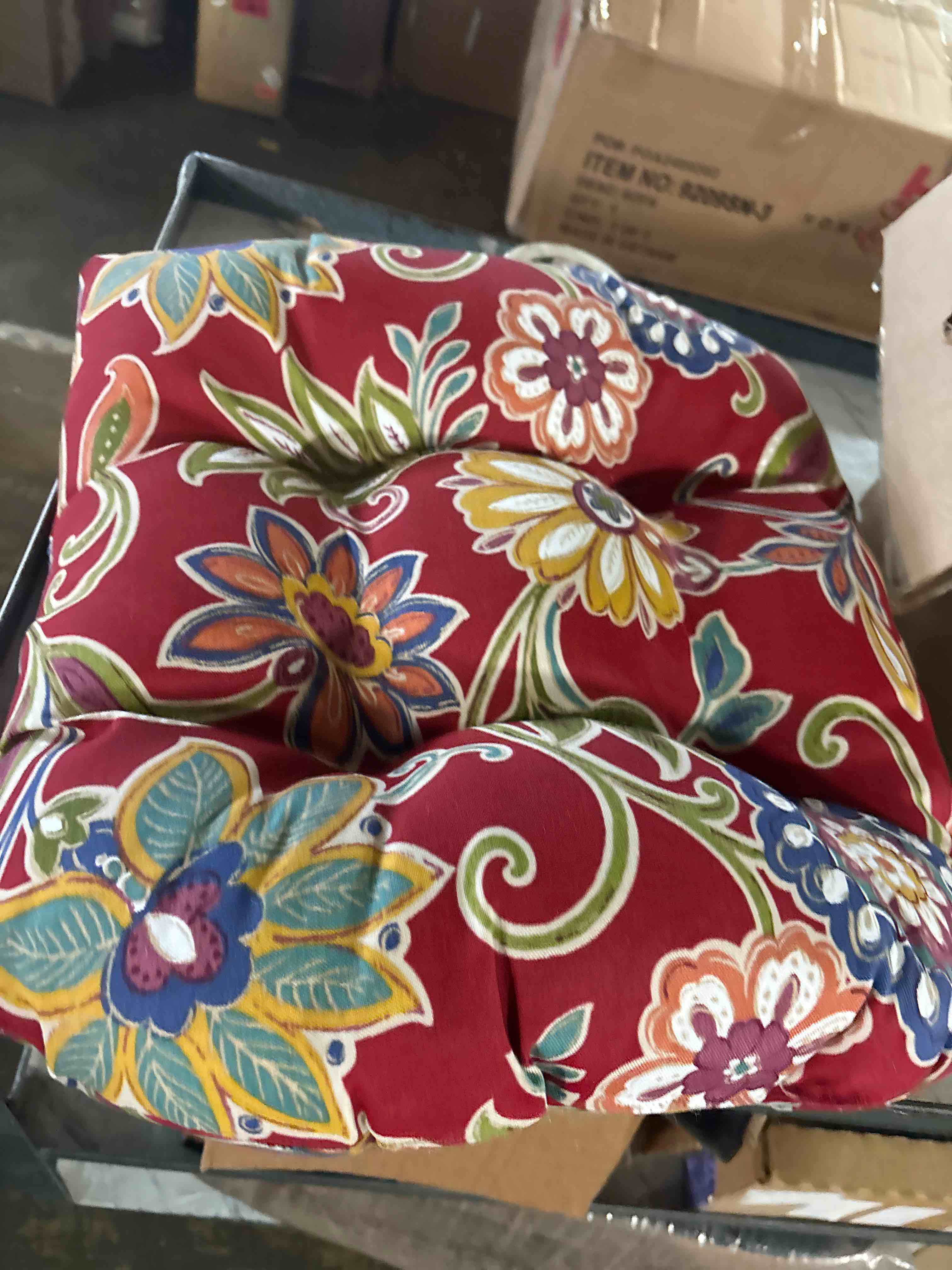 https://s3.amazonaws.com/lotting-images-prod/phillipi/TEA2244003_1751981856397.jpeg
