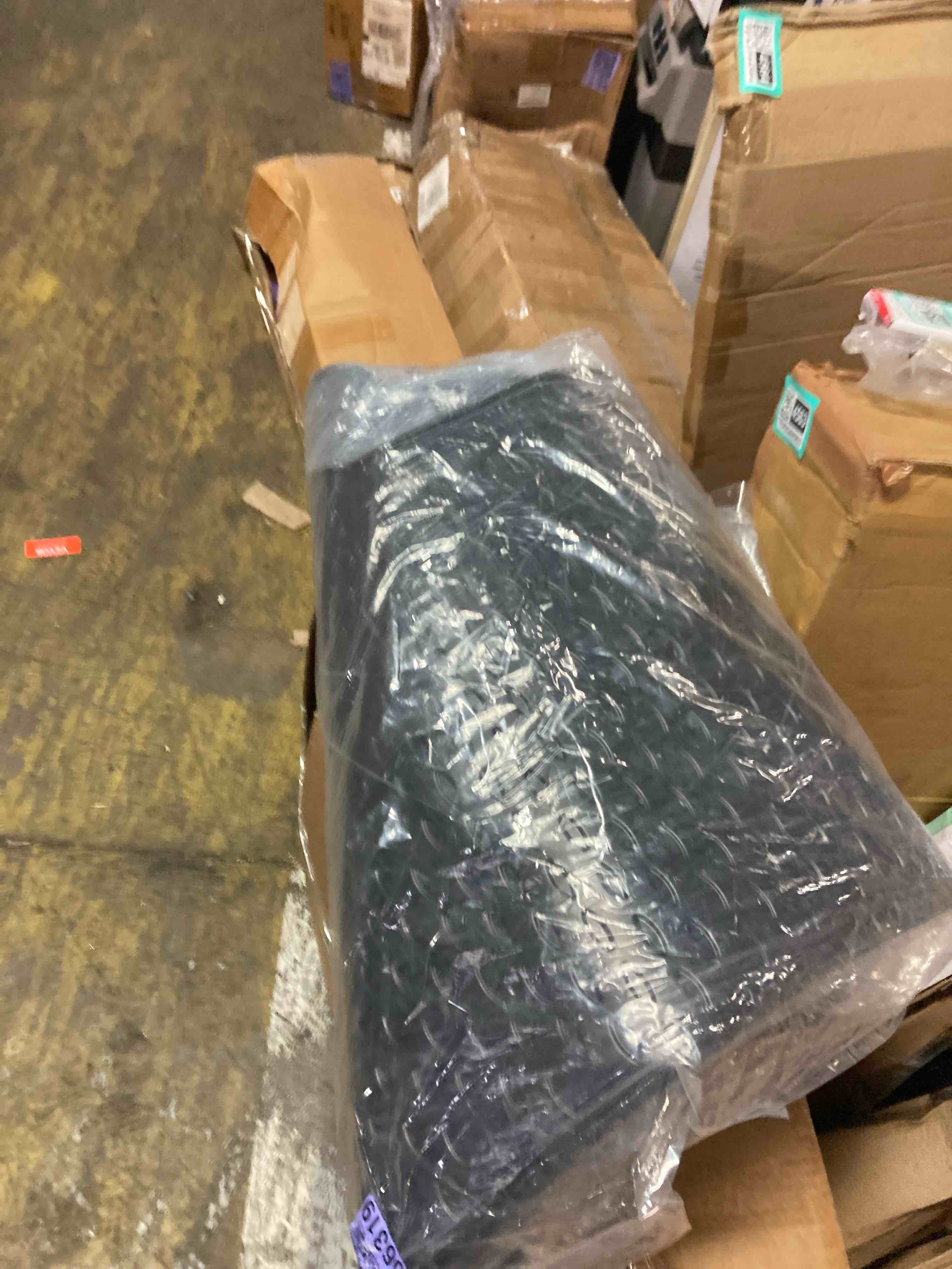 https://s3.amazonaws.com/lotting-images-prod/phillipi/TEA2244165_1752156702774.jpeg