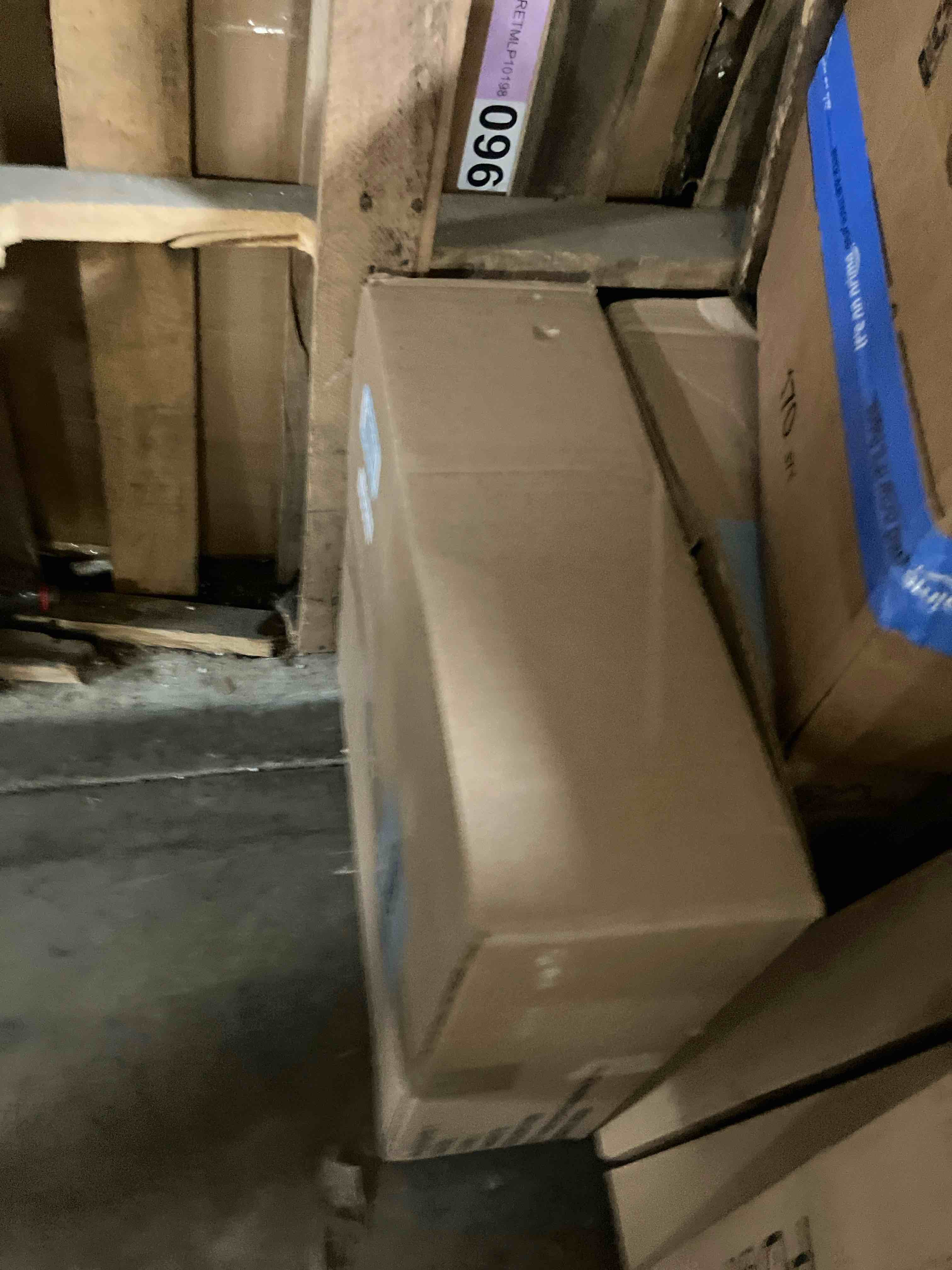 https://s3.amazonaws.com/lotting-images-prod/phillipi/TEA2244191_1752001563443.jpeg