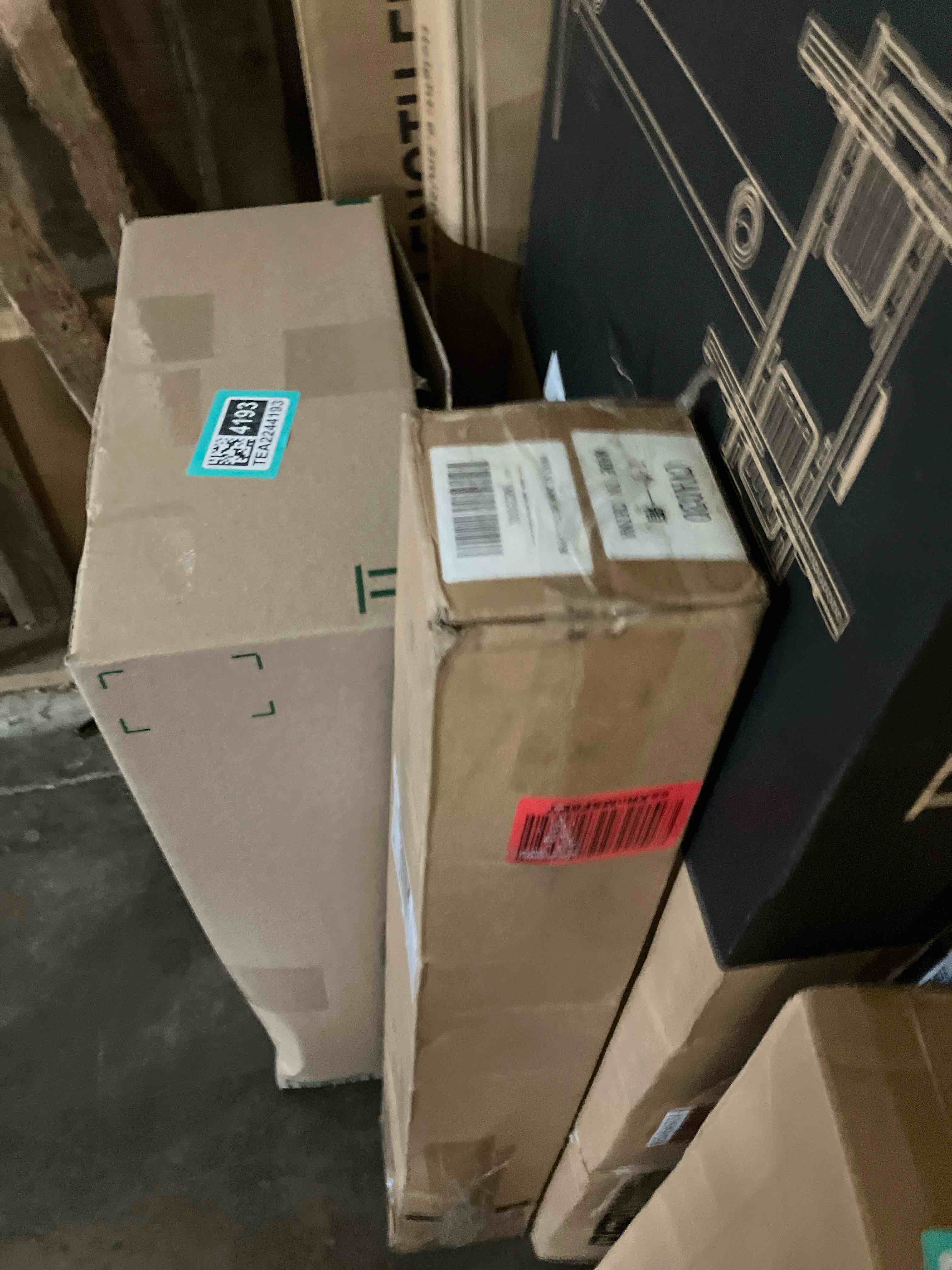 https://s3.amazonaws.com/lotting-images-prod/phillipi/TEA2244197_1751999745946.jpeg
