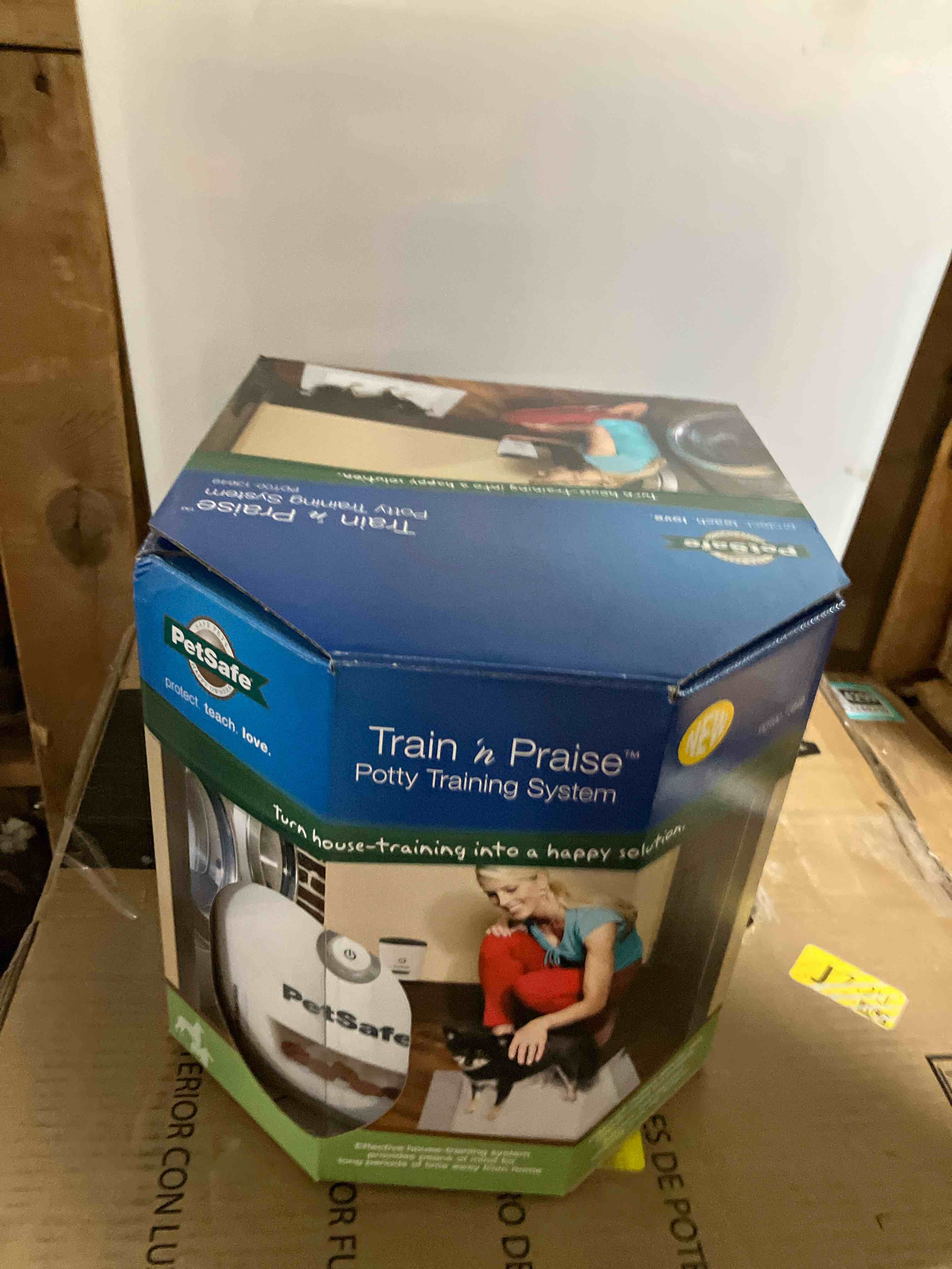 https://s3.amazonaws.com/lotting-images-prod/phillipi/TEA2244248_1751990191182.jpeg