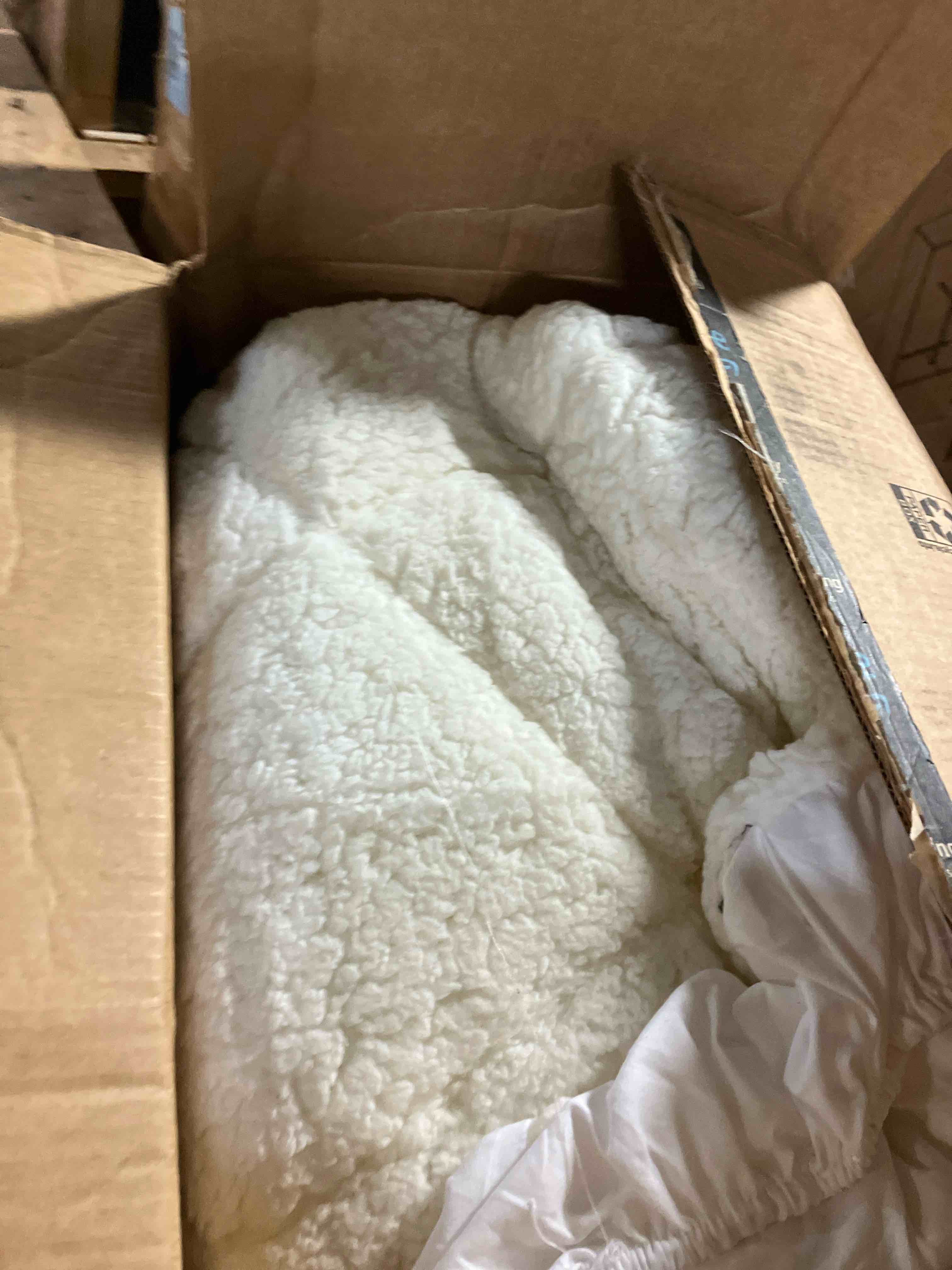 https://s3.amazonaws.com/lotting-images-prod/phillipi/TEA2244314_1752001783671.jpeg