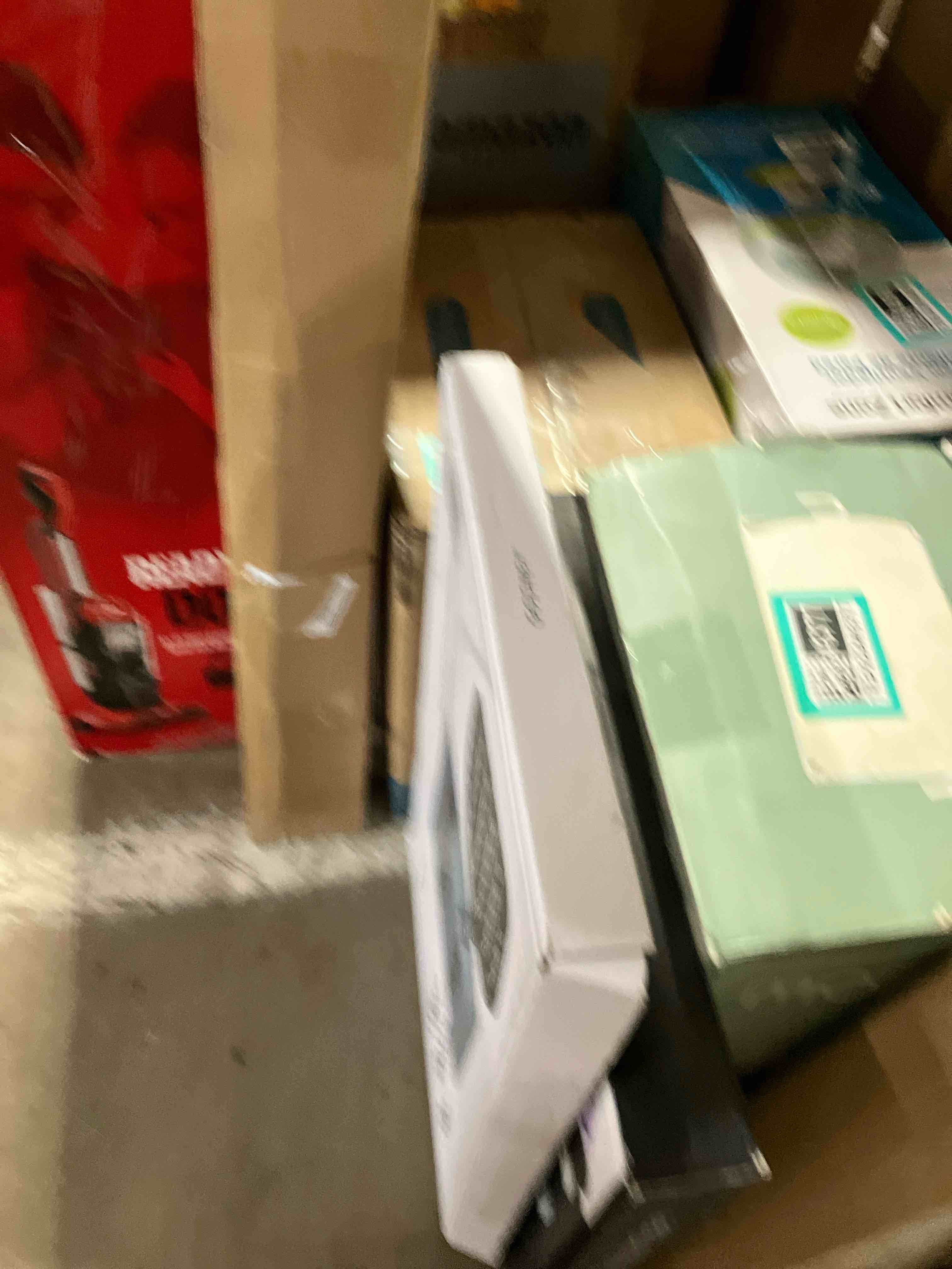 https://s3.amazonaws.com/lotting-images-prod/phillipi/TEA2244386_1752010695603.jpeg