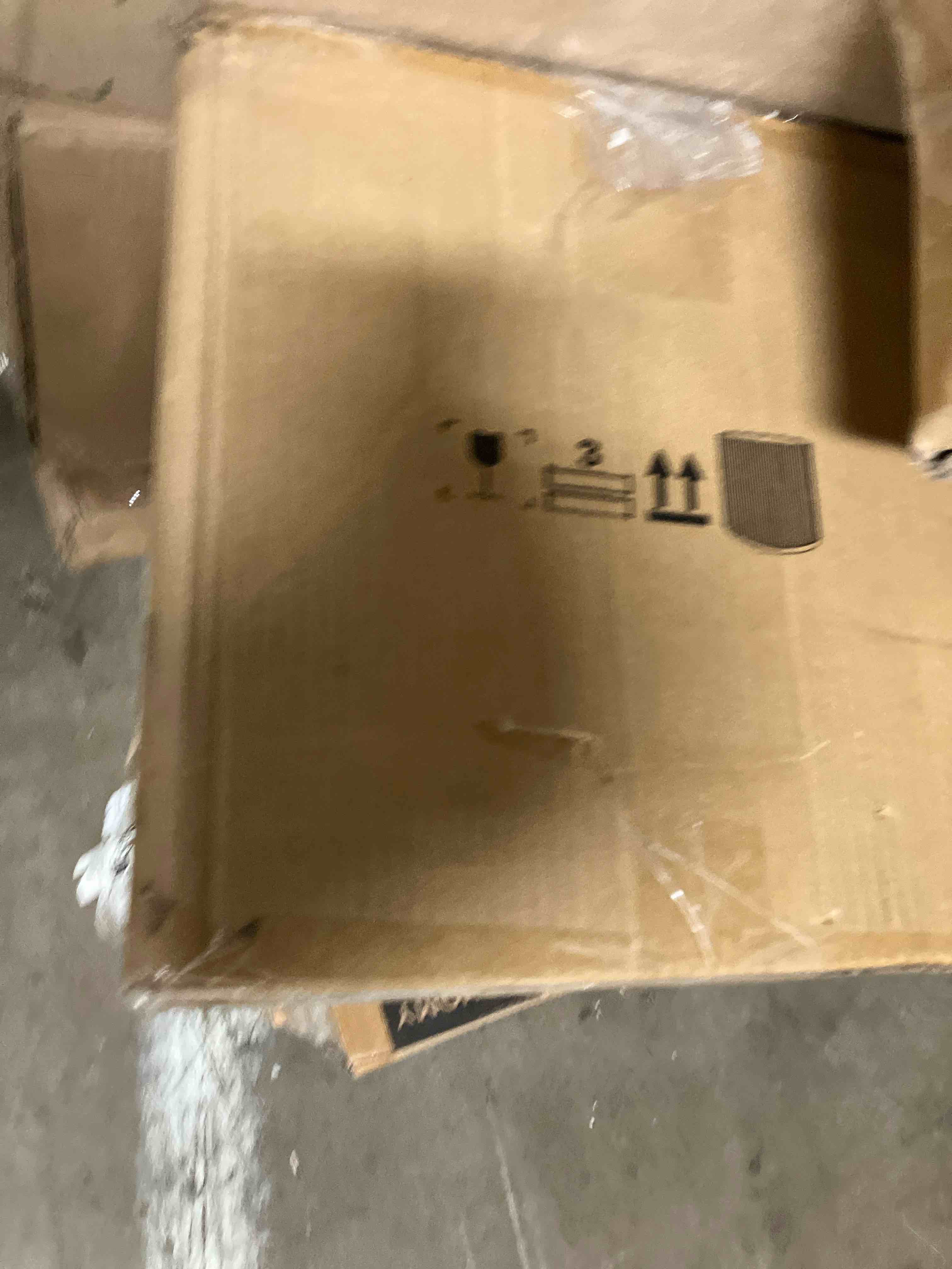 https://s3.amazonaws.com/lotting-images-prod/phillipi/TEA2244389_1752010801056.jpeg