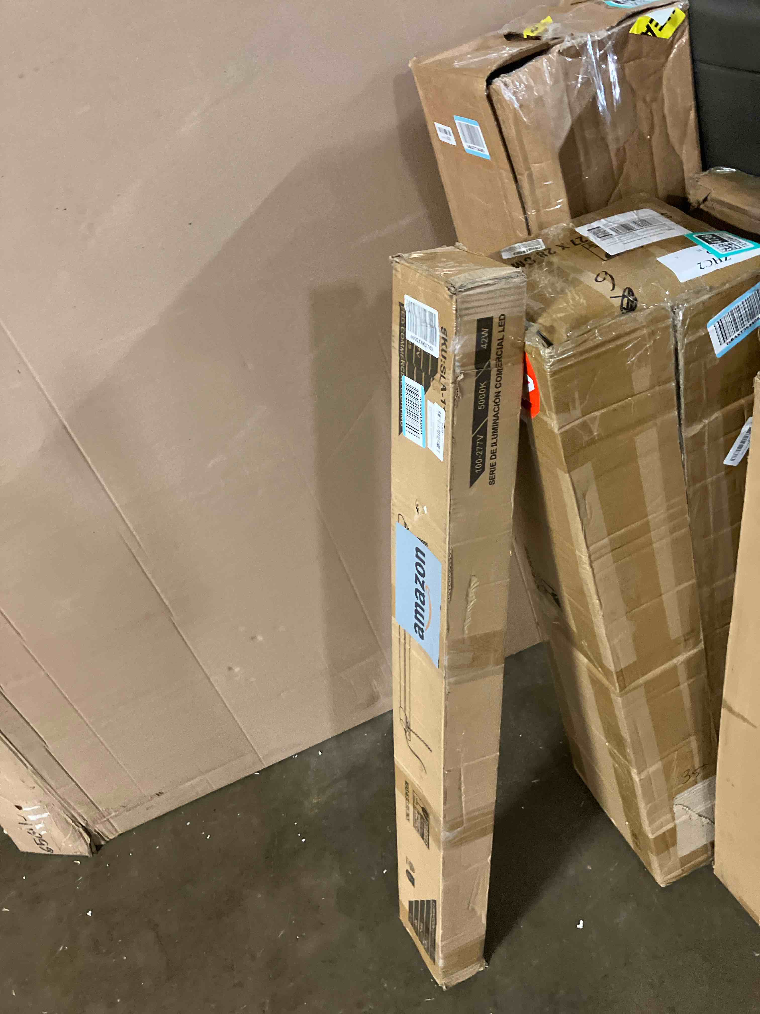 https://s3.amazonaws.com/lotting-images-prod/phillipi/TEA2244731_1752182785611.jpeg