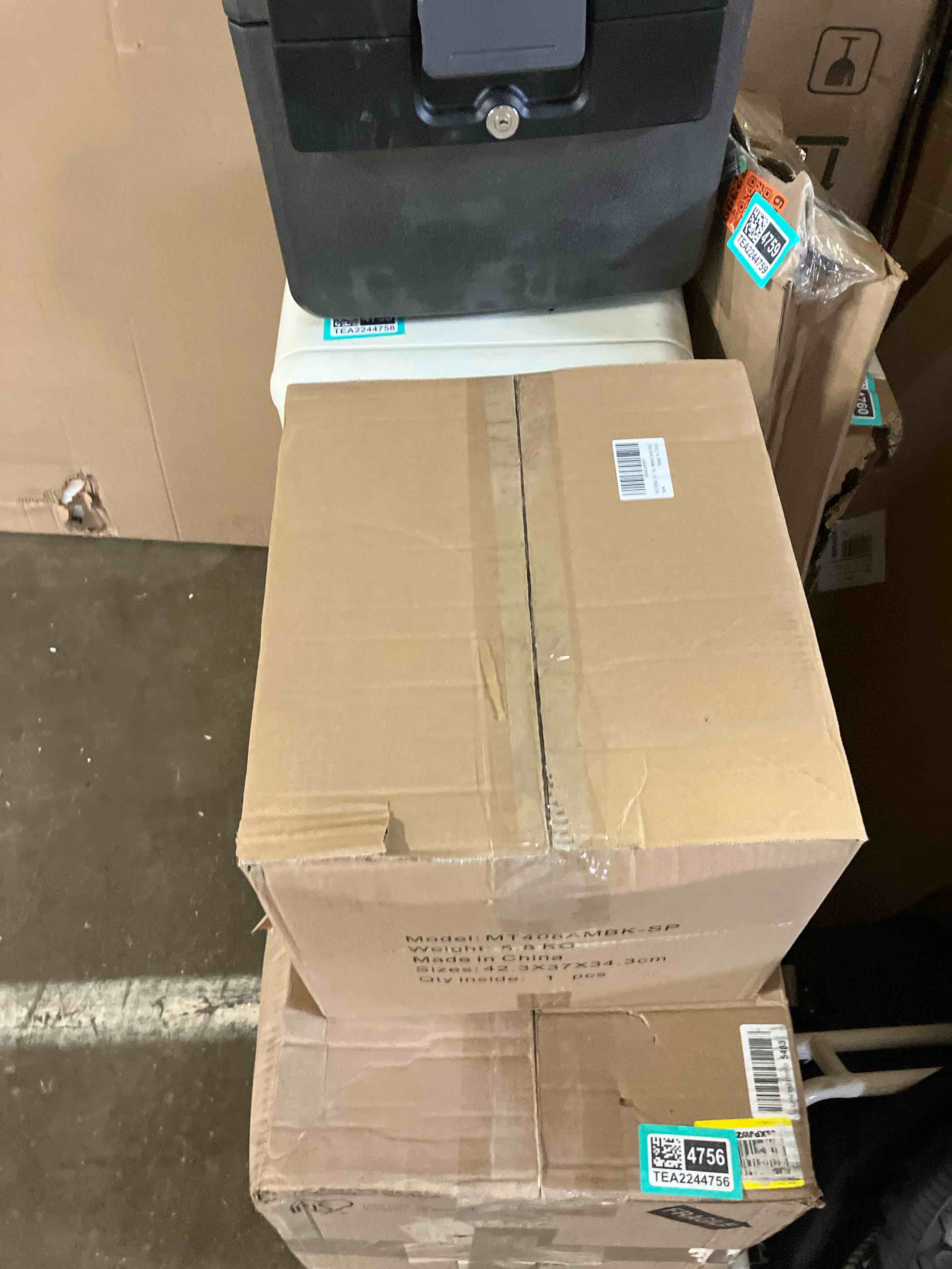 https://s3.amazonaws.com/lotting-images-prod/phillipi/TEA2244755_1752178082831.jpeg