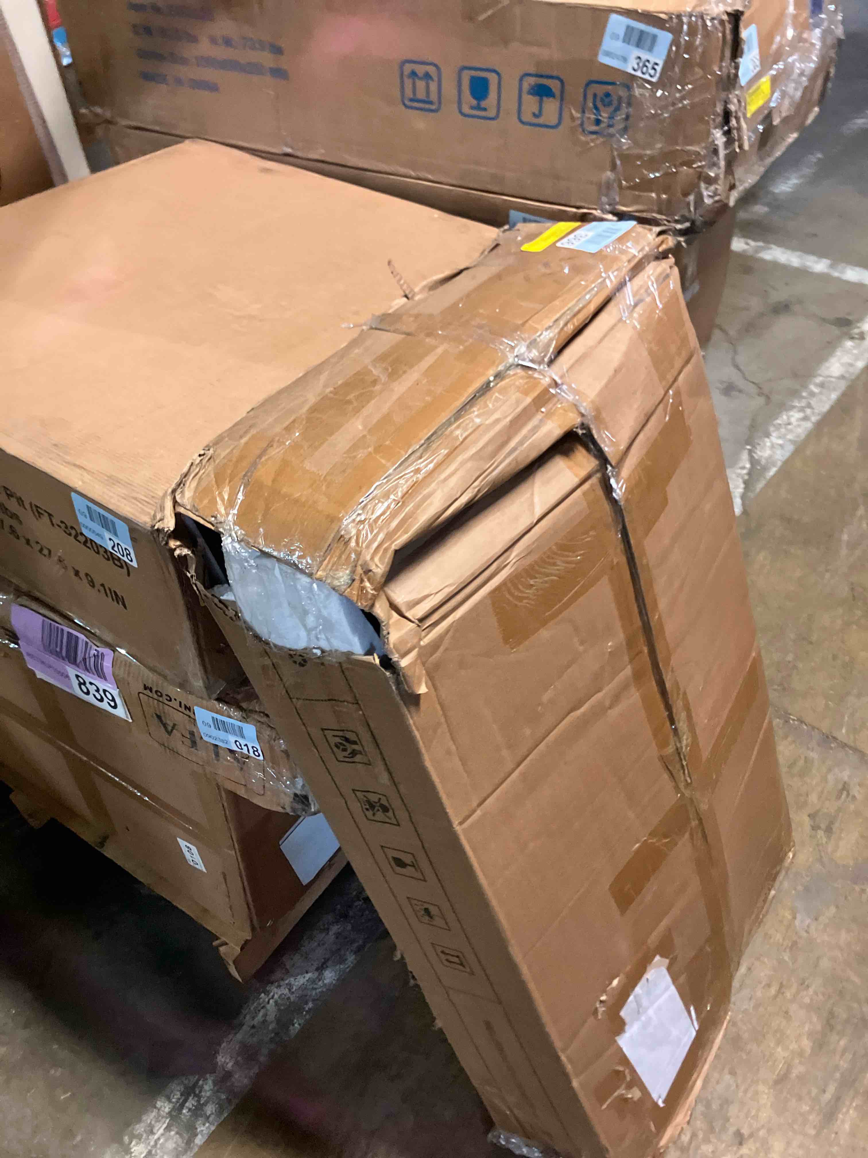 https://s3.amazonaws.com/lotting-images-prod/phillipi/TEA2244949_1752677392468.jpeg