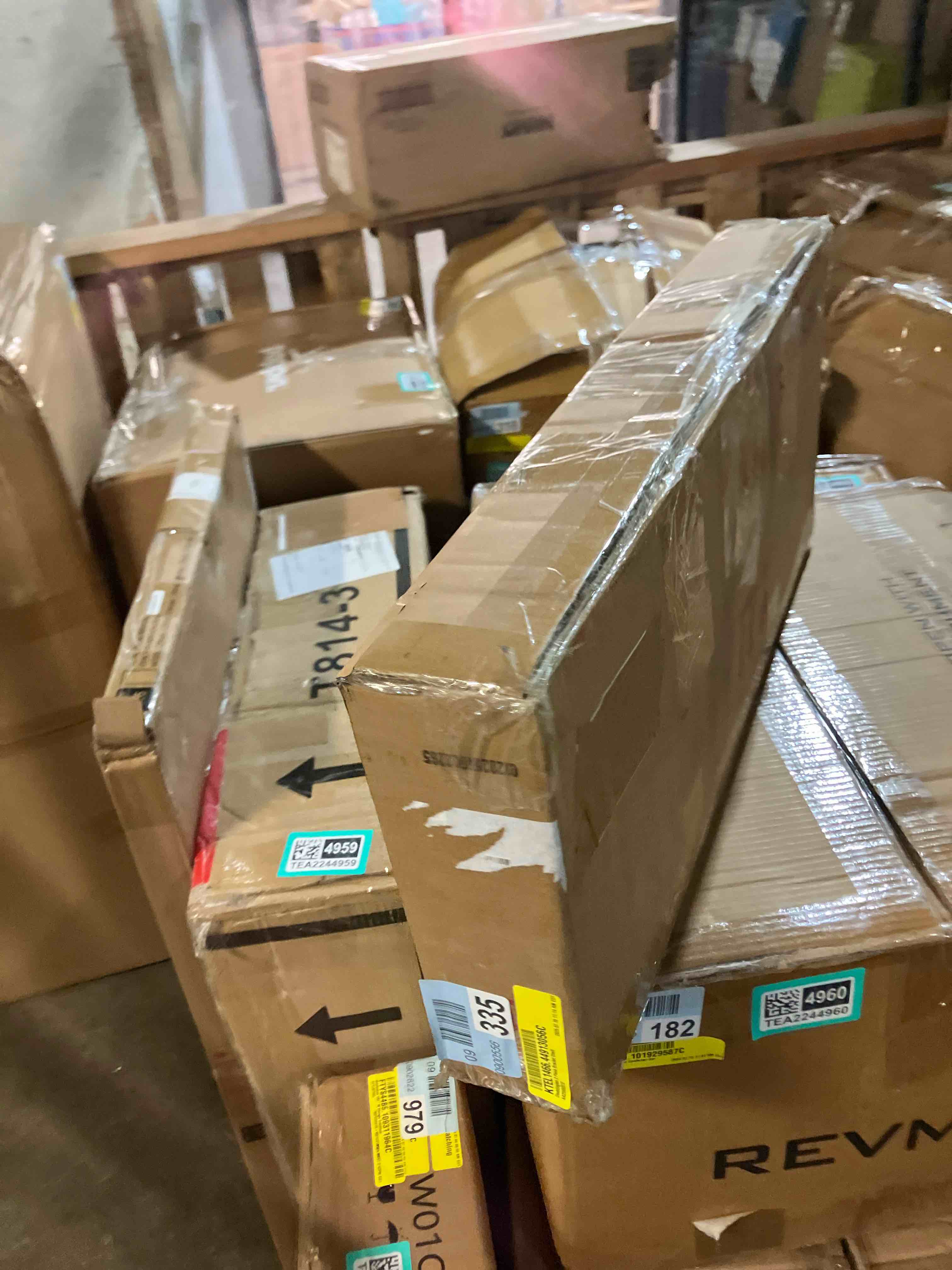 https://s3.amazonaws.com/lotting-images-prod/phillipi/TEA2244963_1752688094109.jpeg