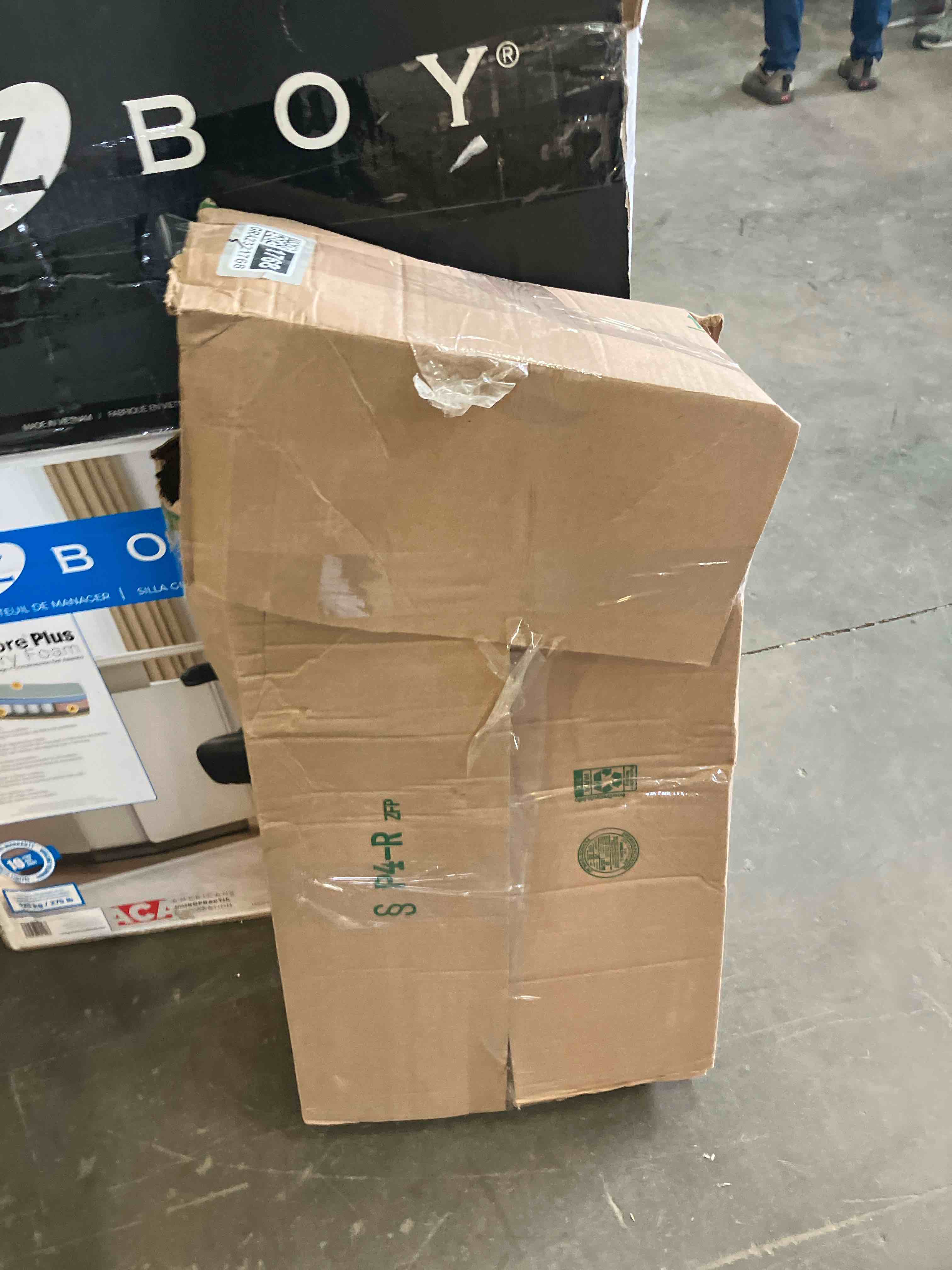 https://s3.amazonaws.com/lotting-images-prod/phillipi/TEA2245141_1745506809007.jpeg