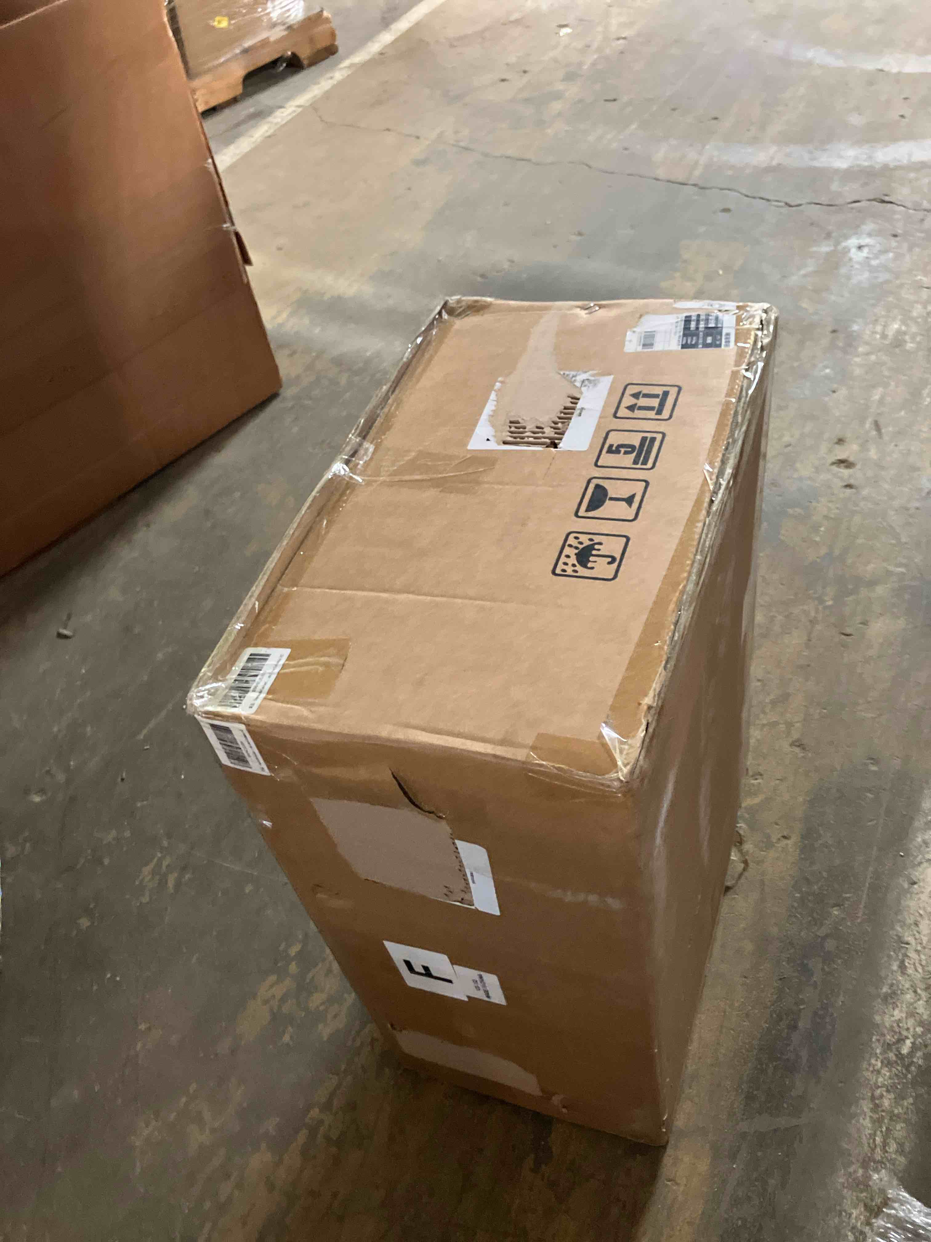 https://s3.amazonaws.com/lotting-images-prod/phillipi/TEA2245476_1745935122711.jpeg