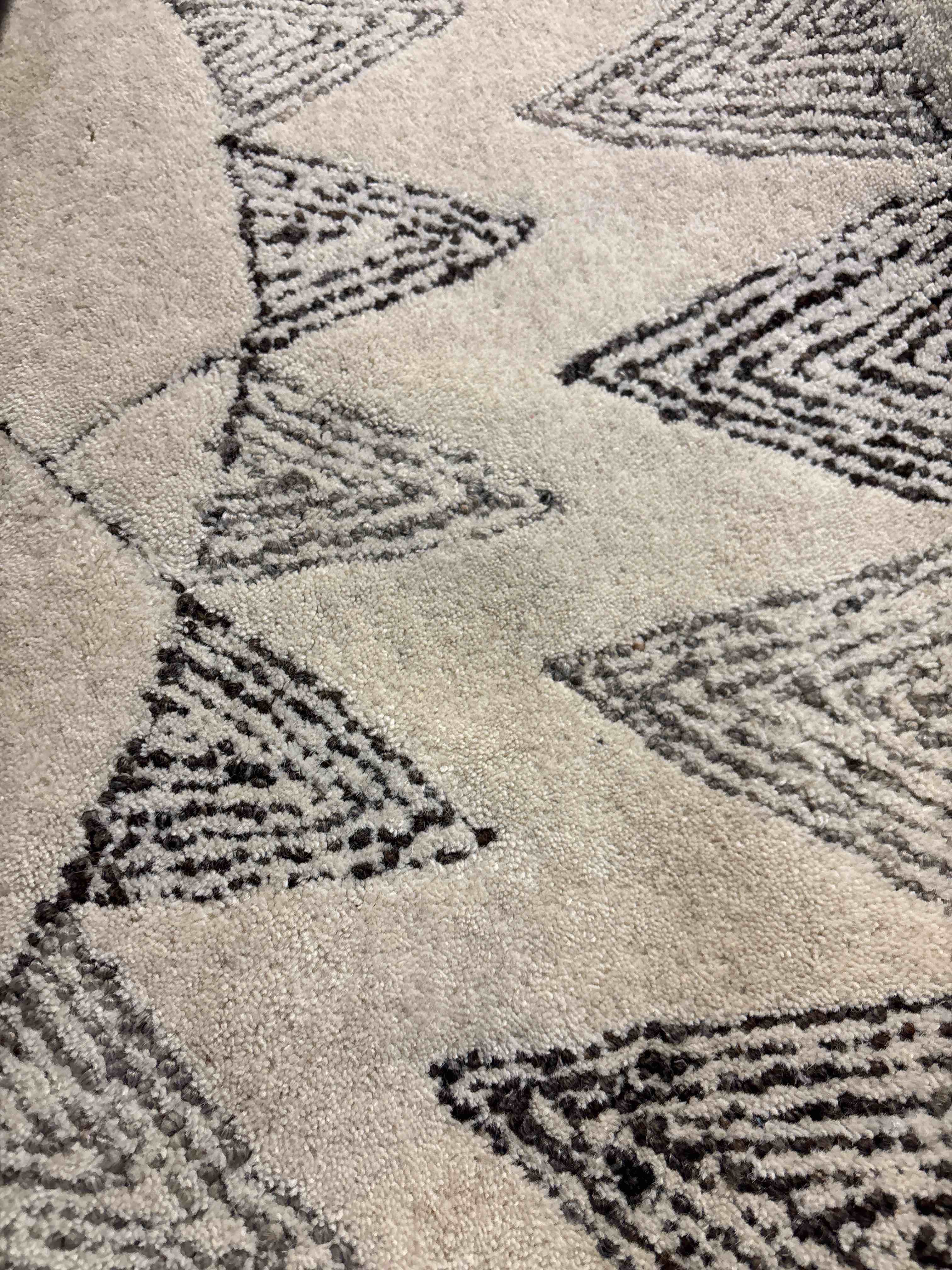 https://s3.amazonaws.com/lotting-images-prod/phillipi/TEA2246270_1746645187371.jpeg