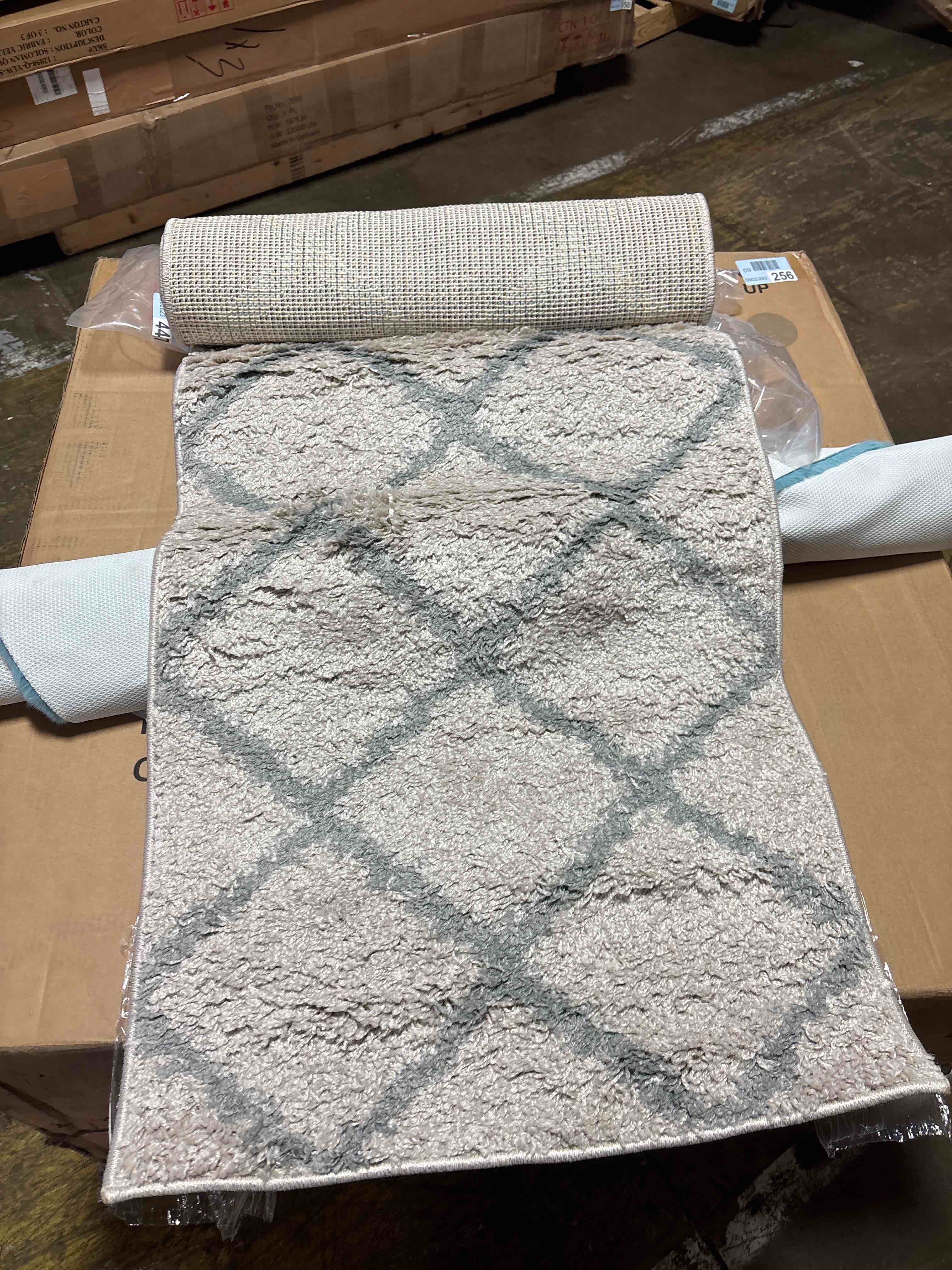 https://s3.amazonaws.com/lotting-images-prod/phillipi/TEA2246290_1746641088704.jpeg