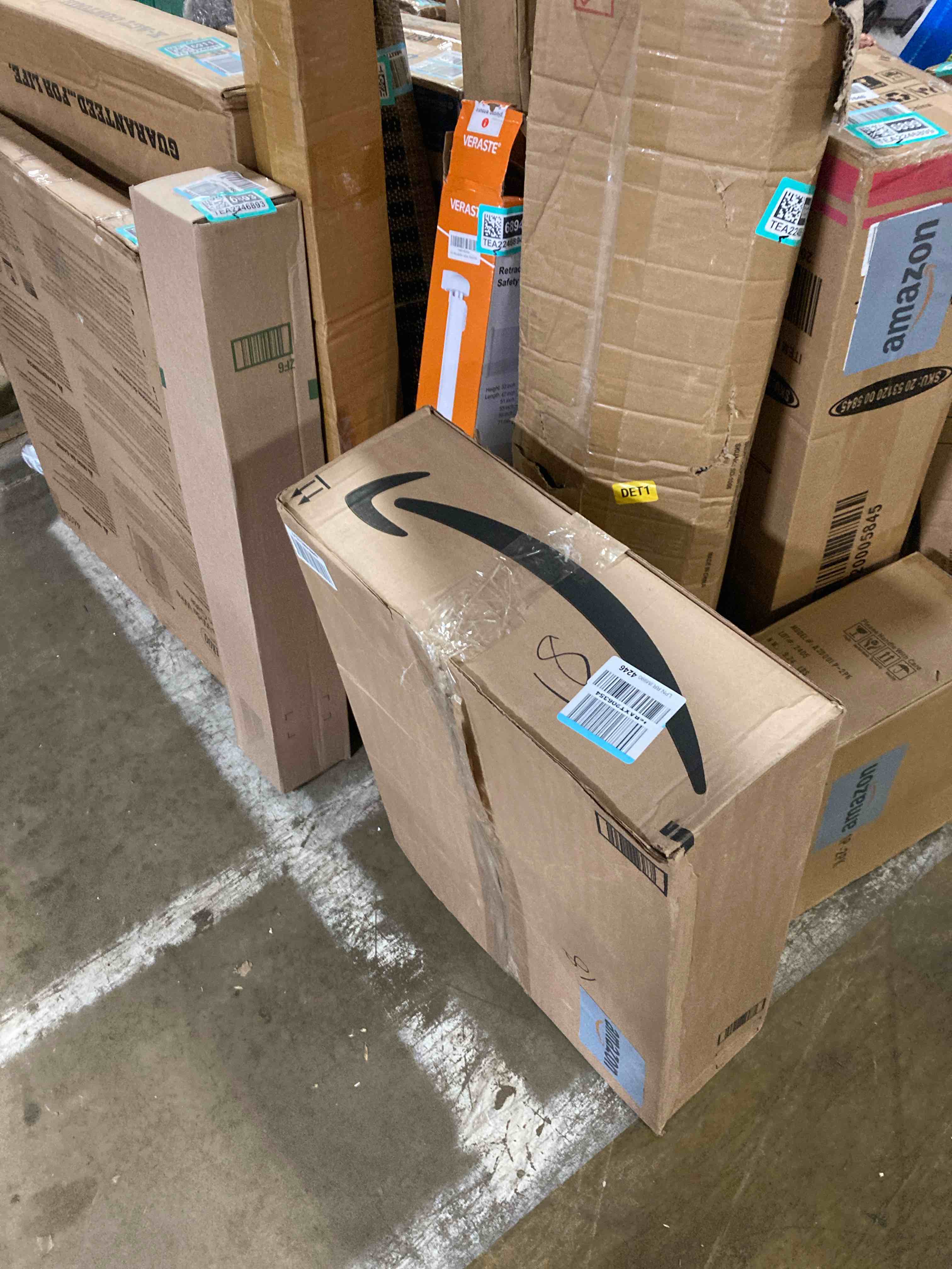 https://s3.amazonaws.com/lotting-images-prod/phillipi/TEA2246892_1747431162000.jpeg