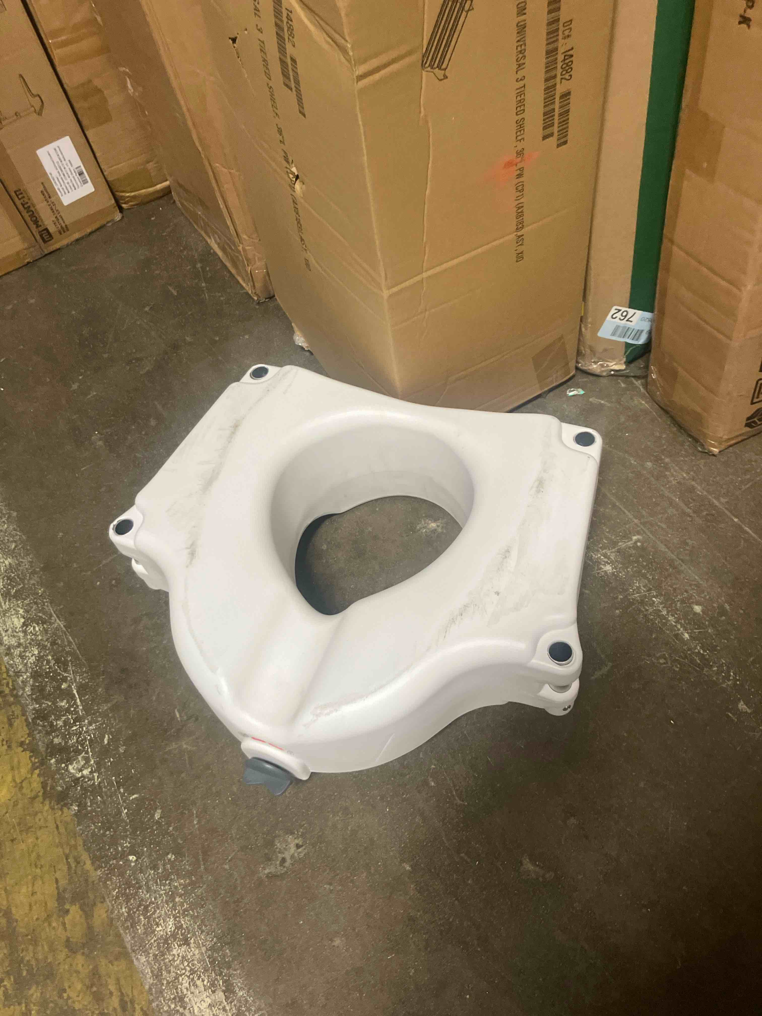 https://s3.amazonaws.com/lotting-images-prod/phillipi/TEA3352032_1752759882287.jpeg
