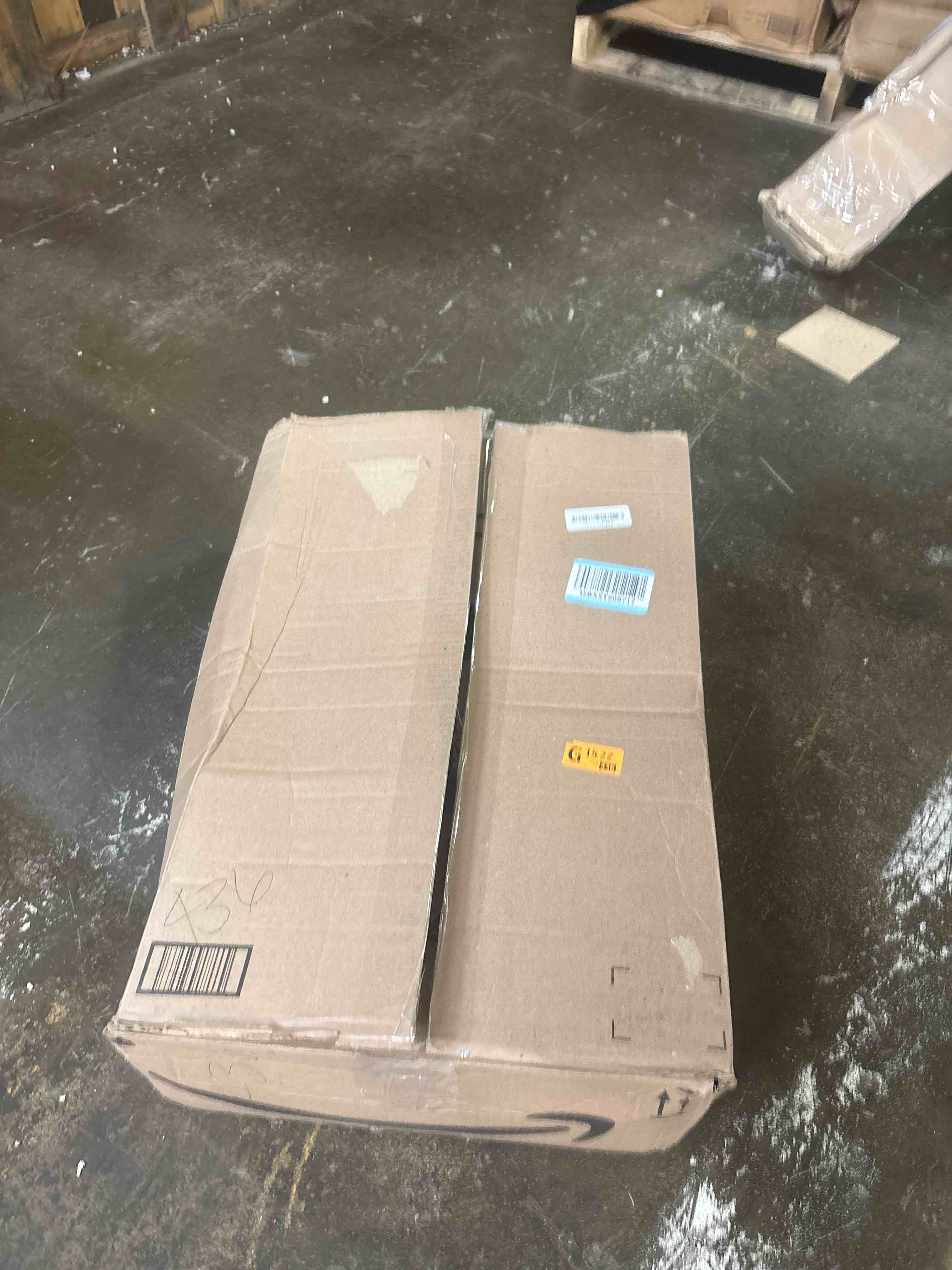 https://s3.amazonaws.com/lotting-images-prod/phillipi/TEA3352144_1752695438237.jpeg