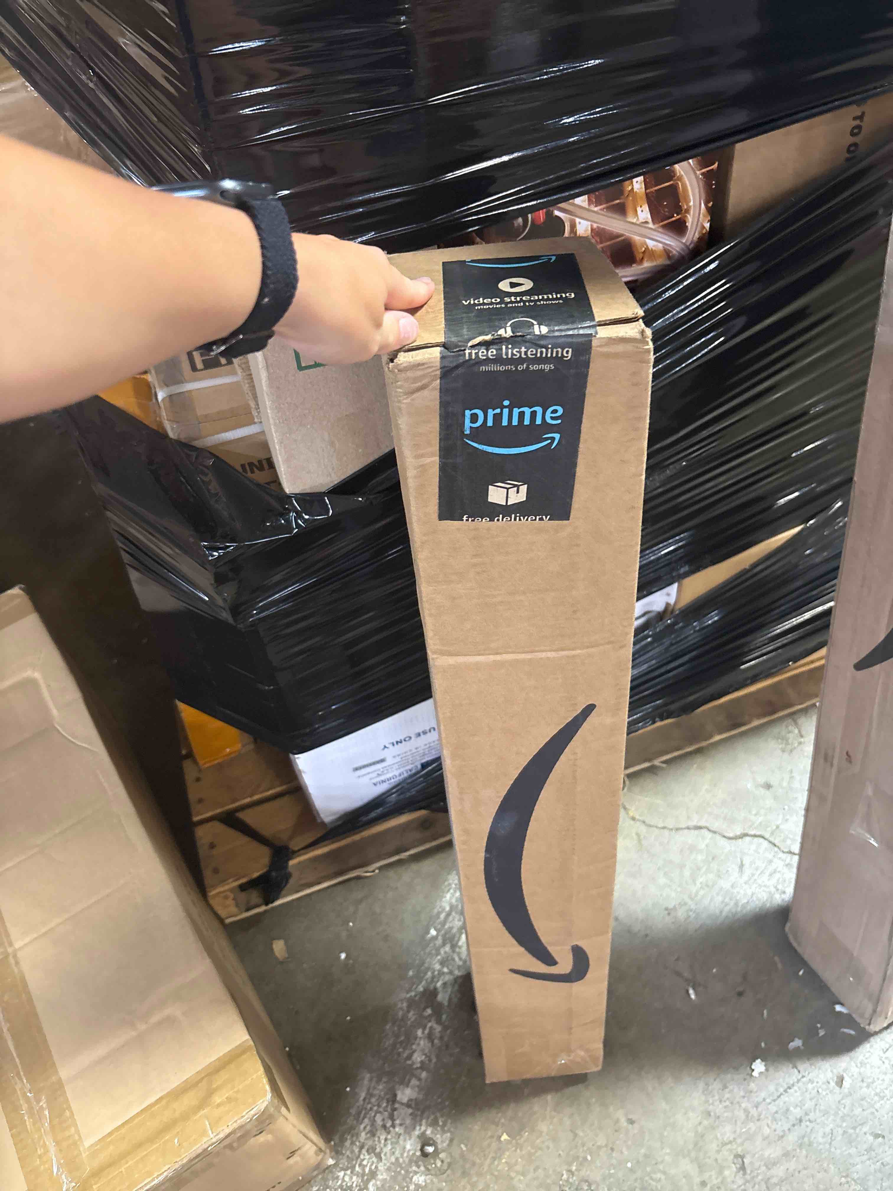 https://s3.amazonaws.com/lotting-images-prod/phillipi/TEA3352201_1752761725646.jpeg