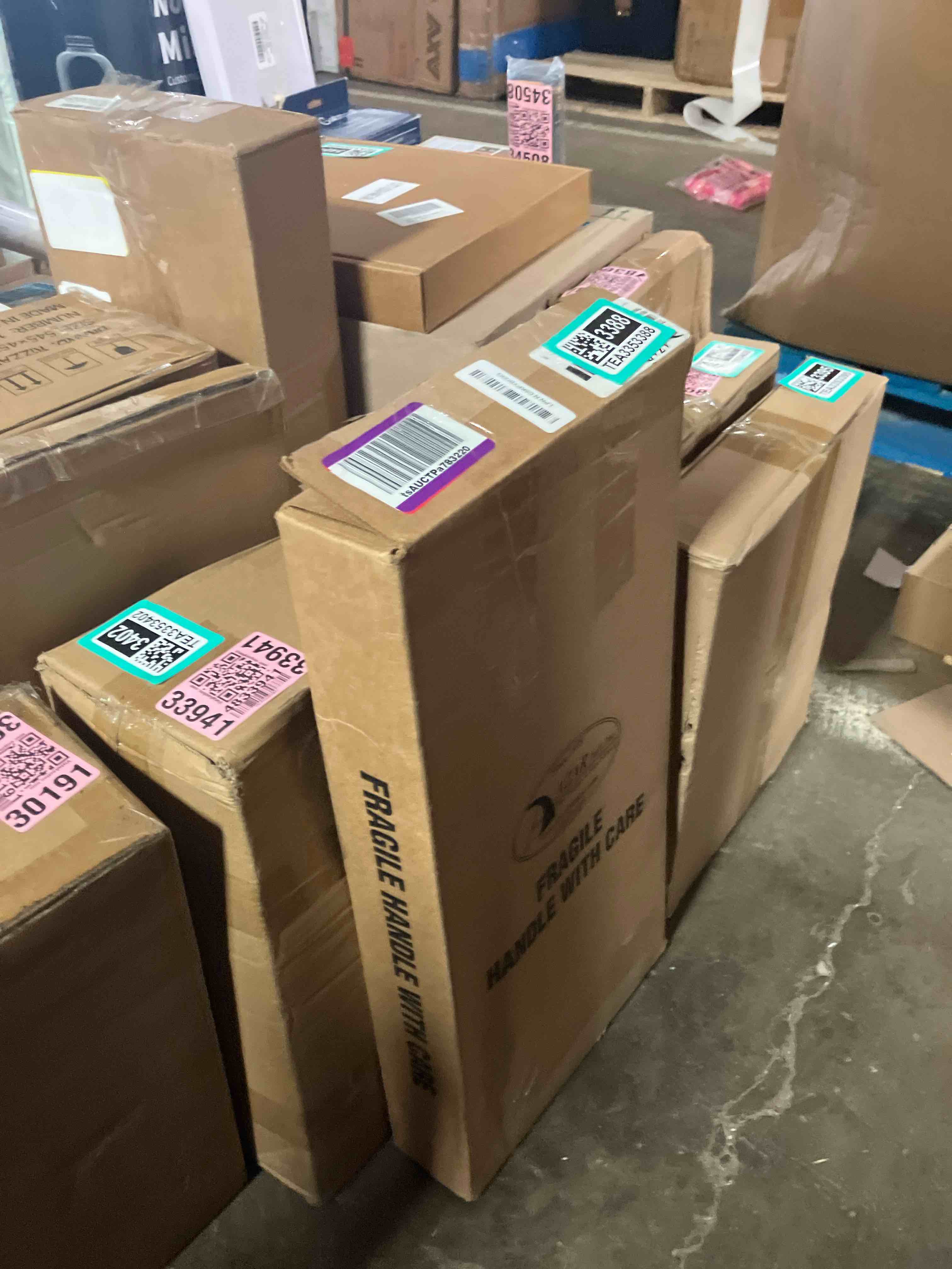 https://s3.amazonaws.com/lotting-images-prod/phillipi/TEA3353388_1753302085715.jpeg