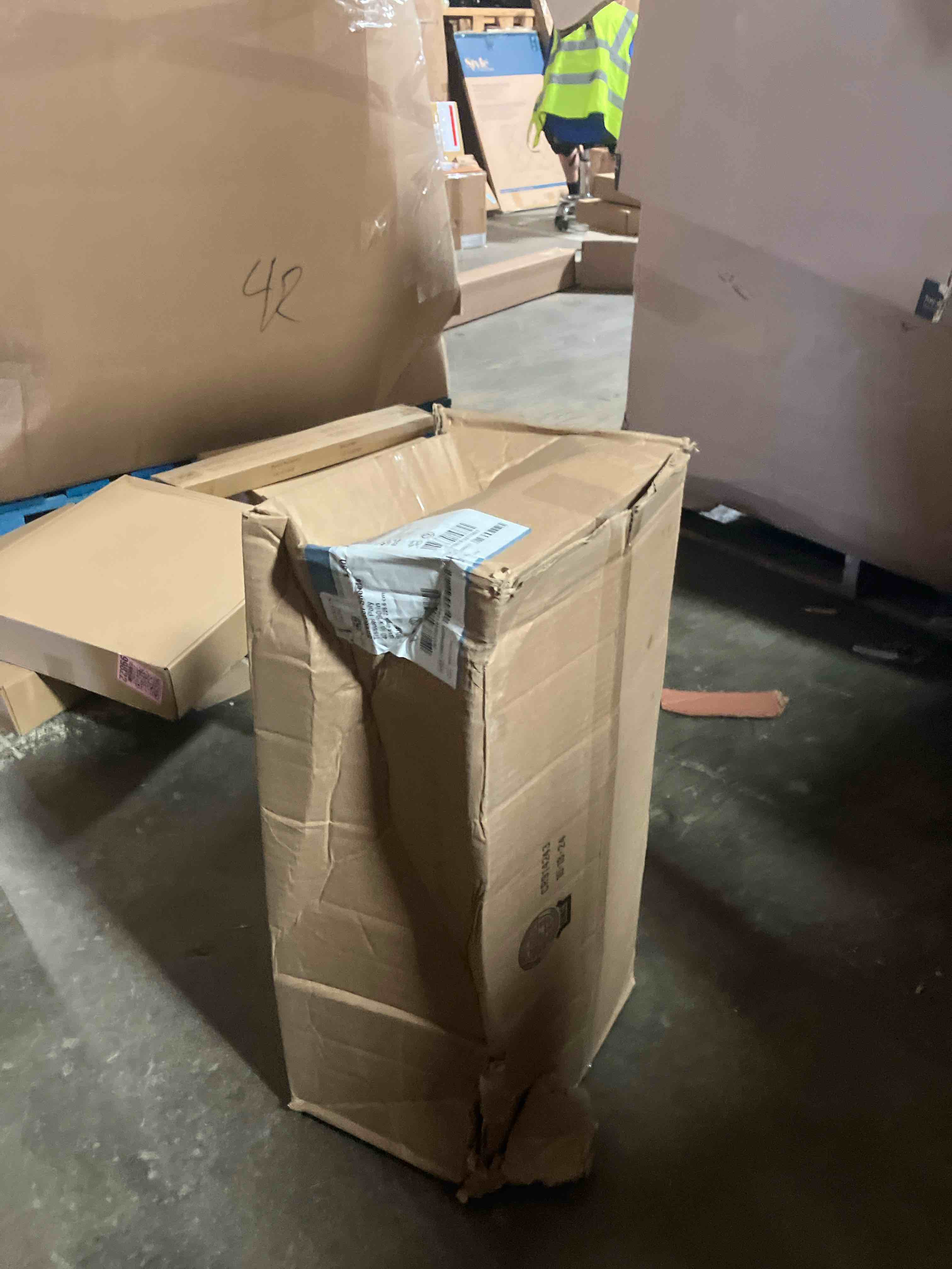 https://s3.amazonaws.com/lotting-images-prod/phillipi/TEA3353431_1753295558502.jpeg