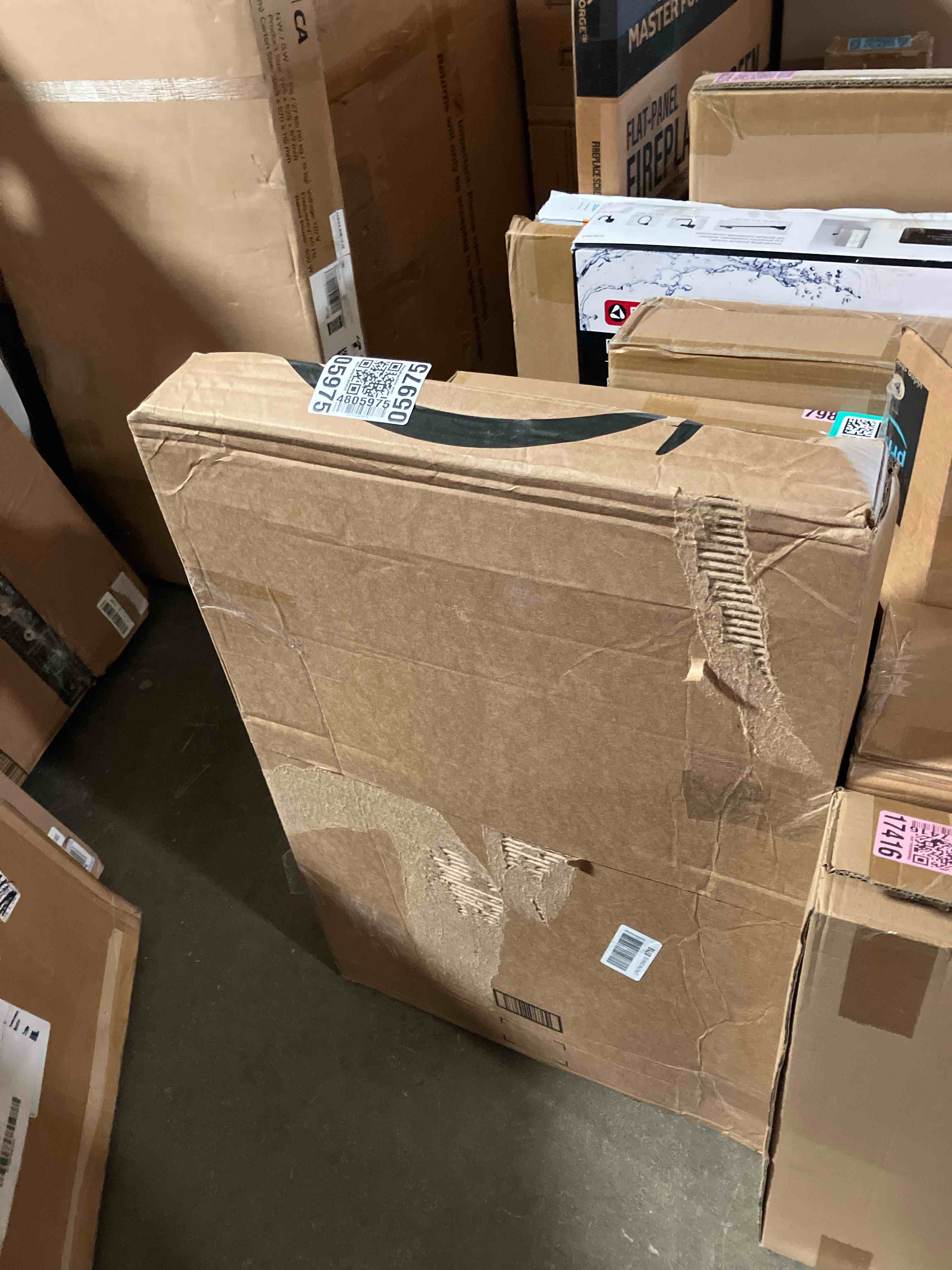 https://s3.amazonaws.com/lotting-images-prod/phillipi/TEA3353481_1753281340552.jpeg