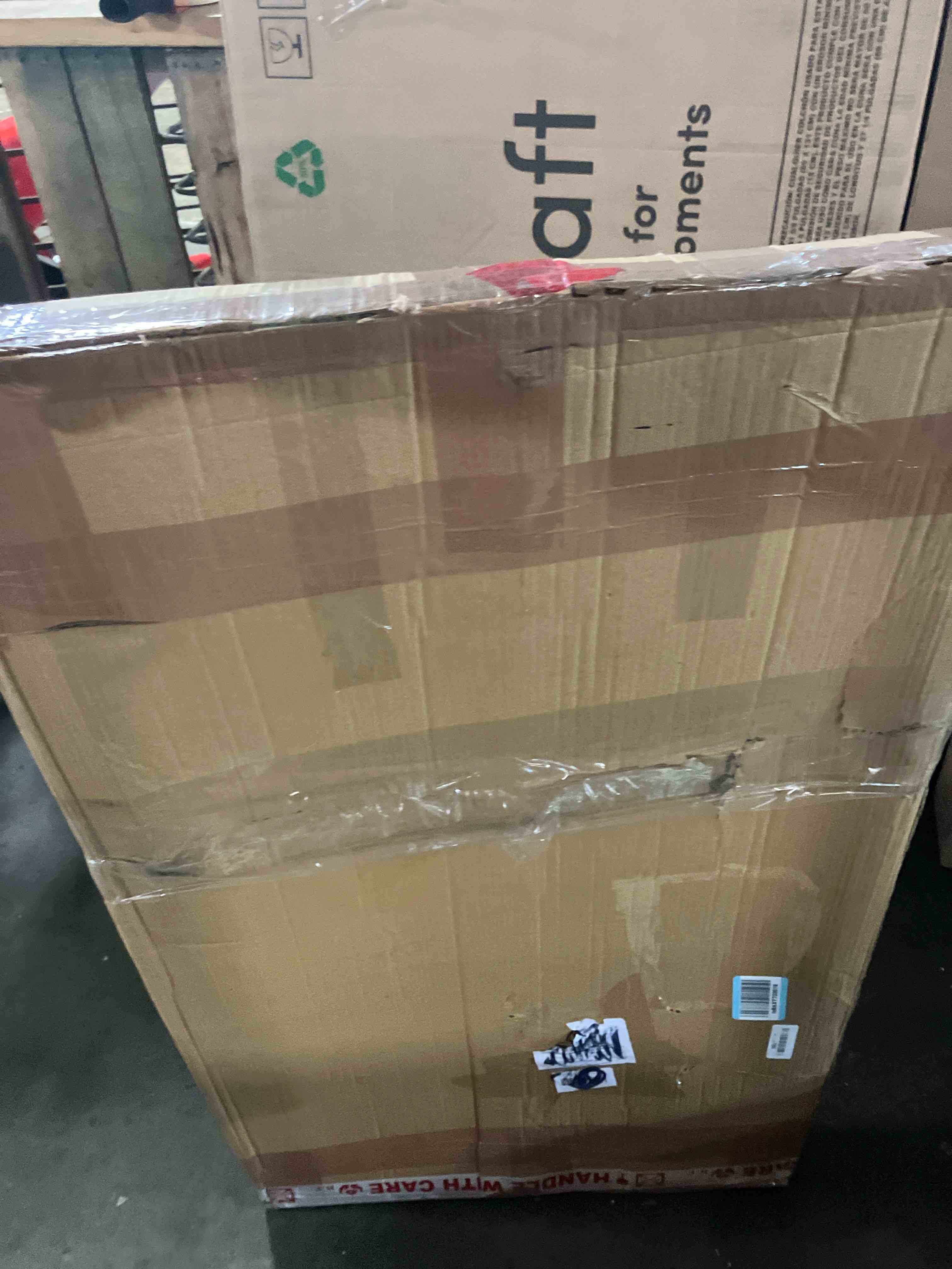 https://s3.amazonaws.com/lotting-images-prod/phillipi/TEA3353557_1753284393018.jpeg