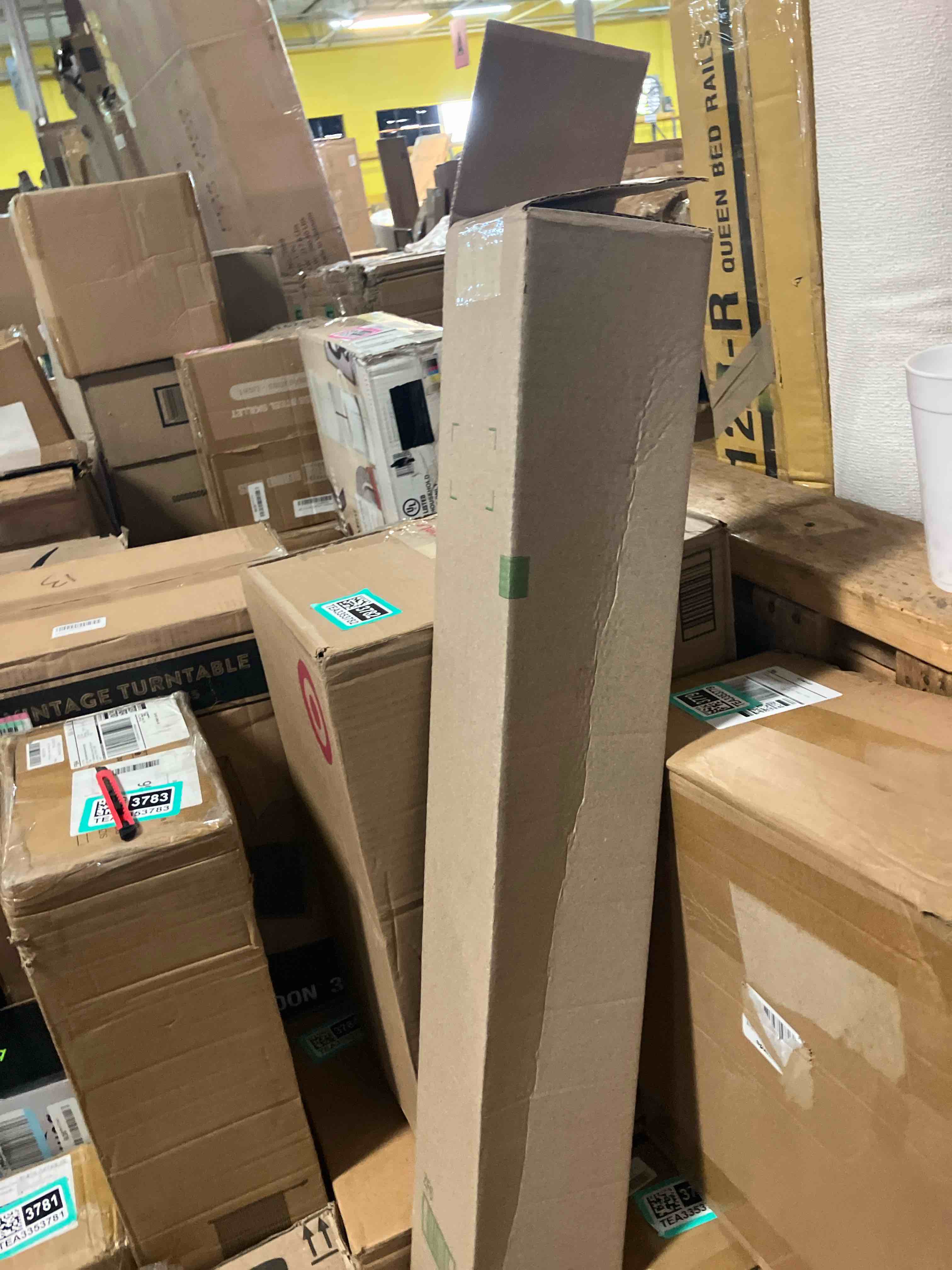 https://s3.amazonaws.com/lotting-images-prod/phillipi/TEA3353775_1753383053805.jpeg