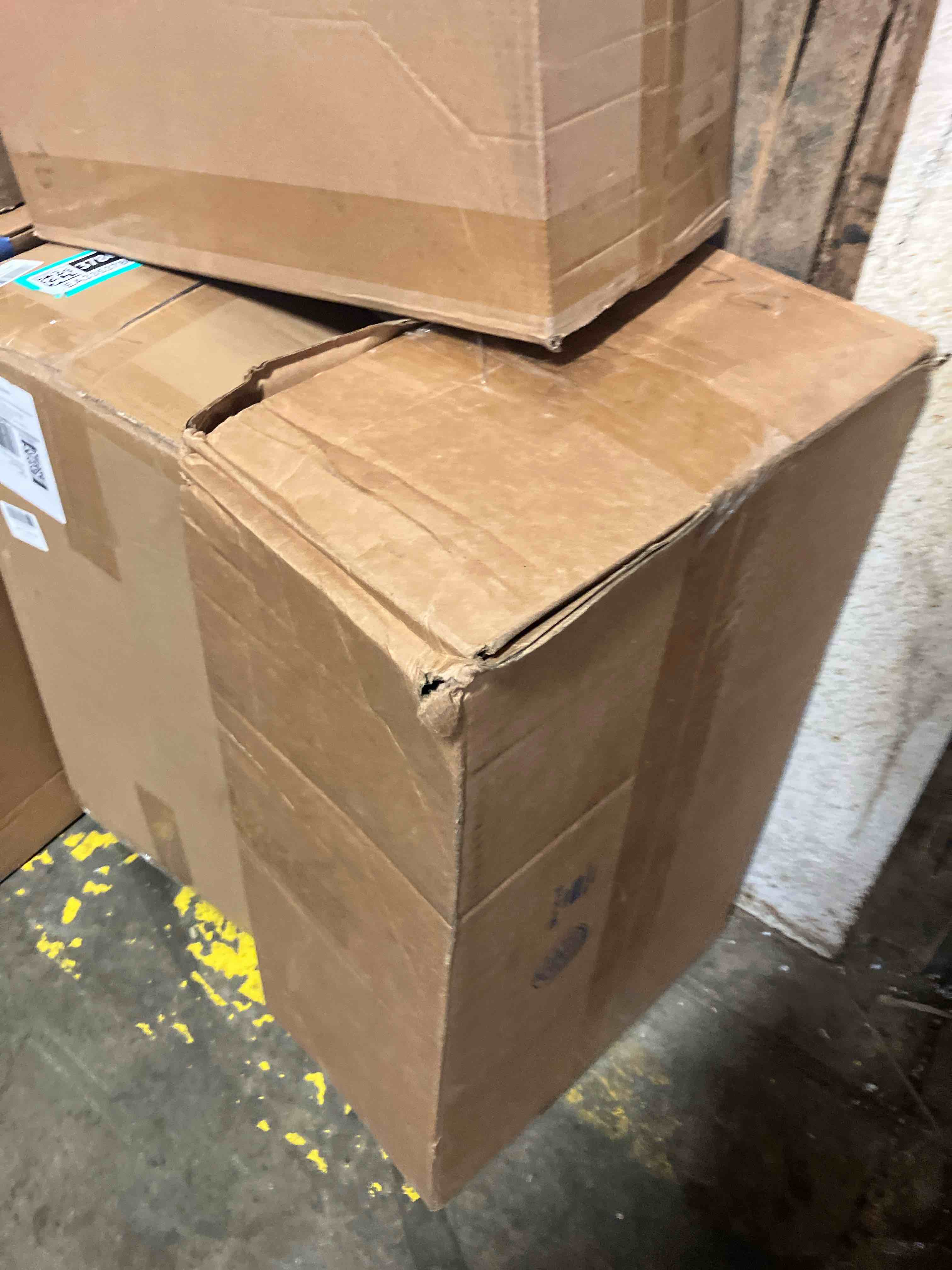 https://s3.amazonaws.com/lotting-images-prod/phillipi/TEA3353778_1753382158427.jpeg
