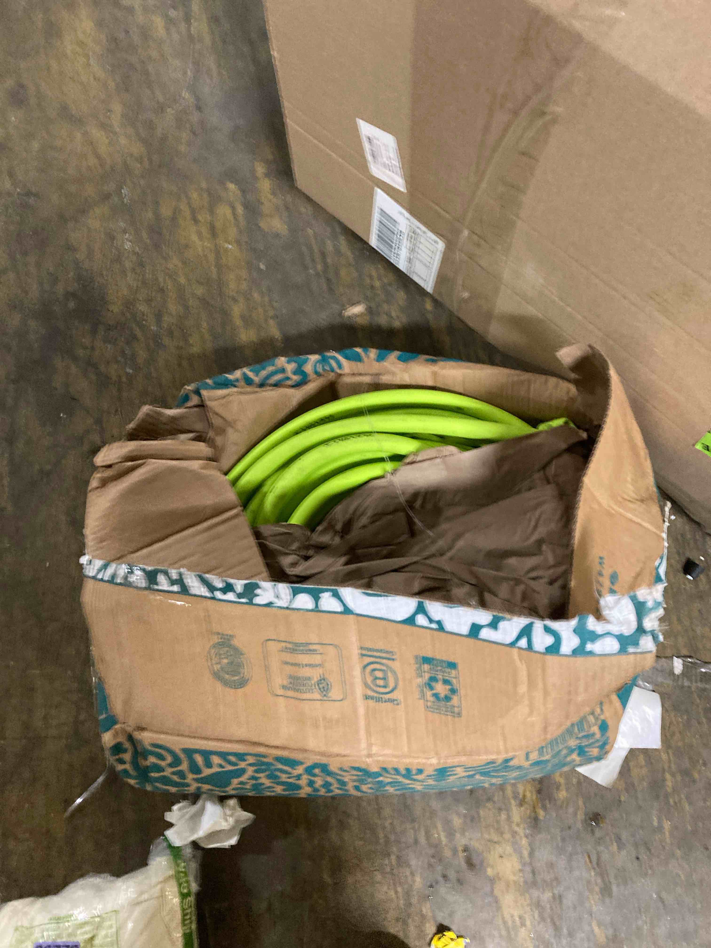 https://s3.amazonaws.com/lotting-images-prod/phillipi/TEA3353880_1753455778174.jpeg