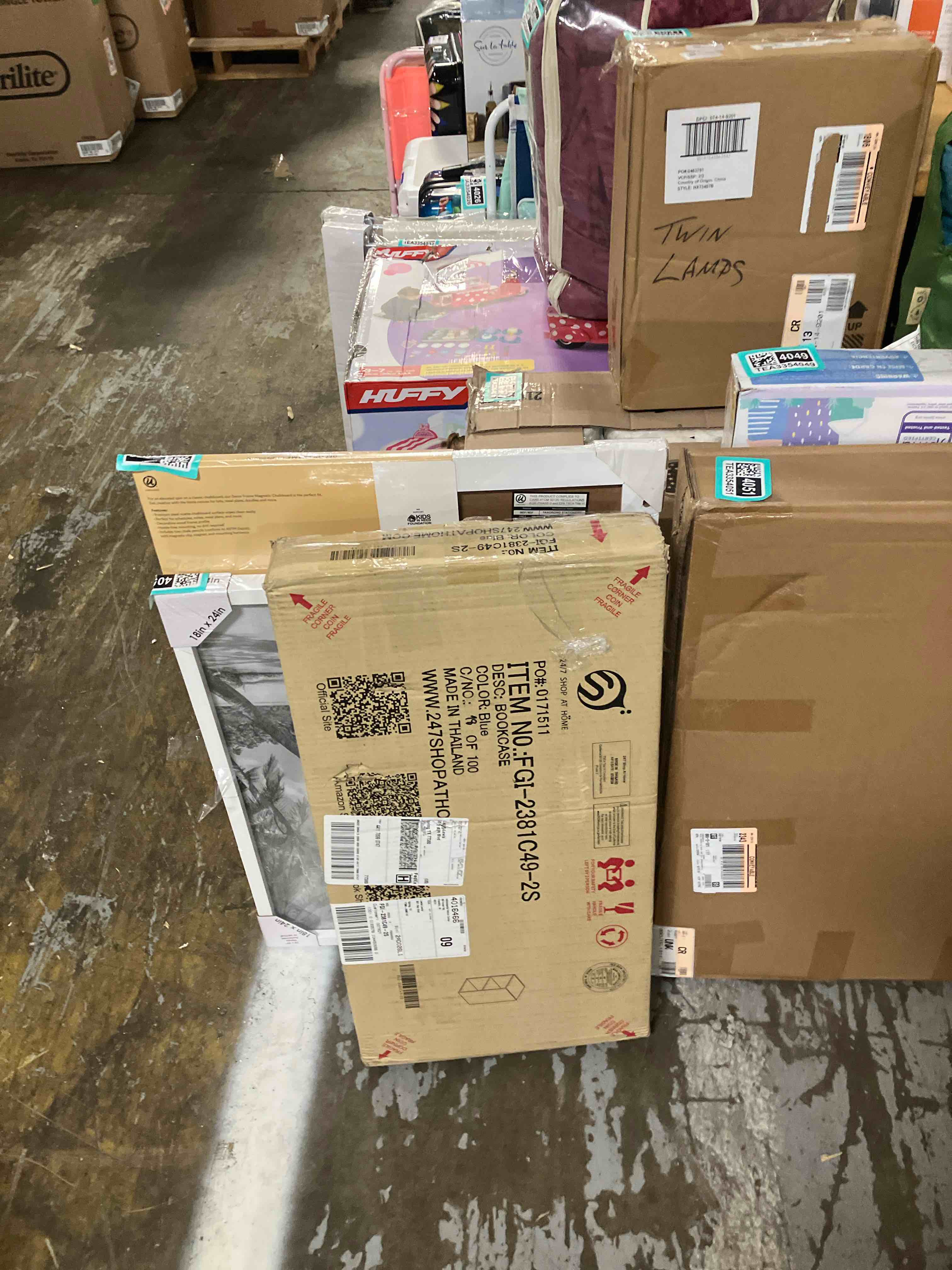 https://s3.amazonaws.com/lotting-images-prod/phillipi/TEA3354054_1753460974011.jpeg