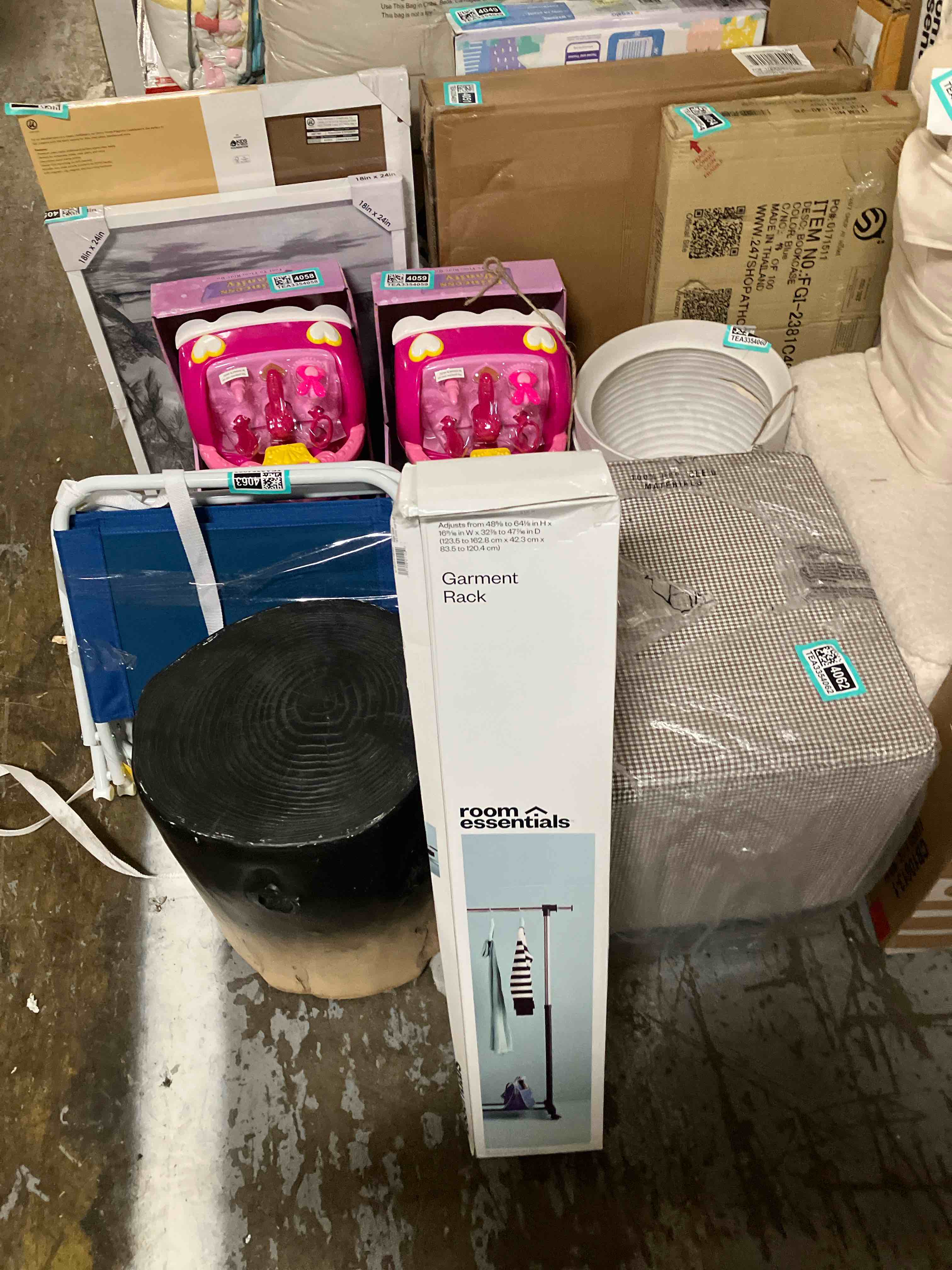 https://s3.amazonaws.com/lotting-images-prod/phillipi/TEA3354070_1753464037943.jpeg