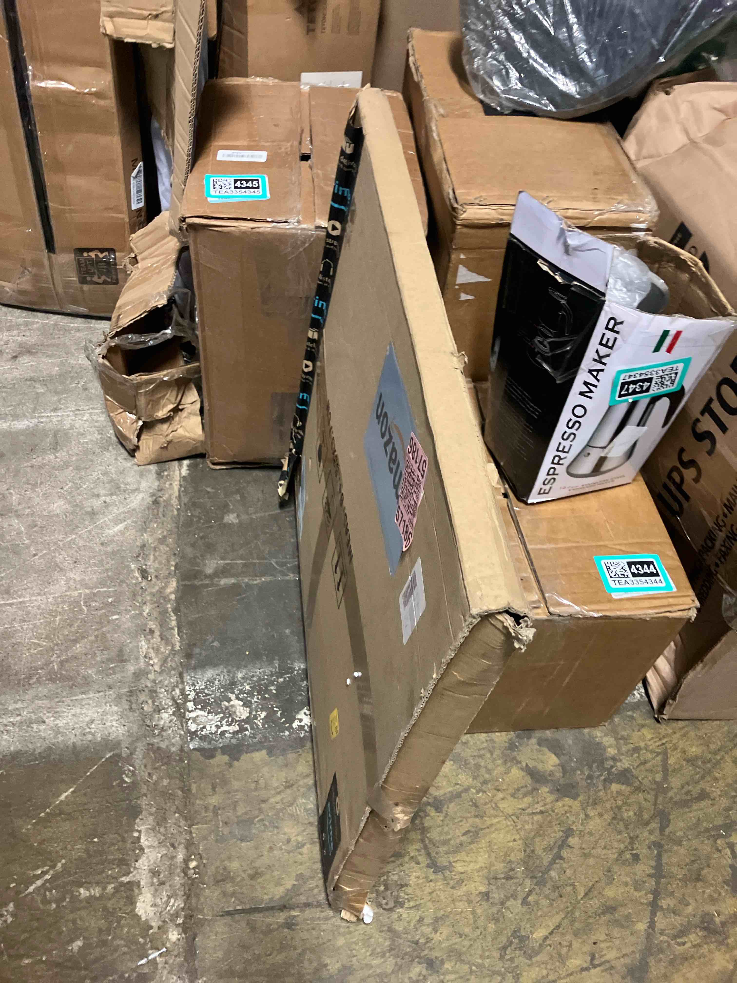 https://s3.amazonaws.com/lotting-images-prod/phillipi/TEA3354349_1754055756634.jpeg