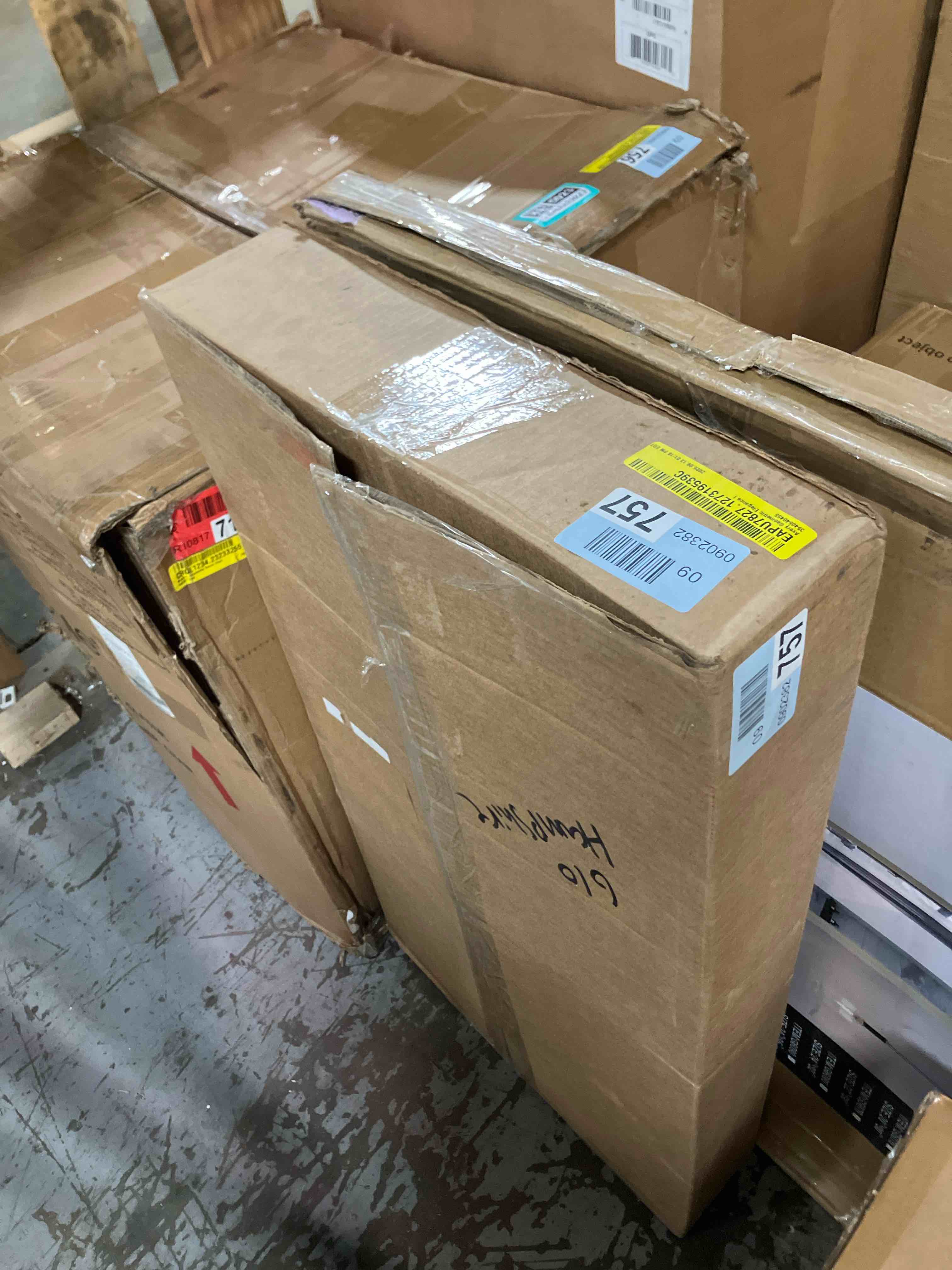 https://s3.amazonaws.com/lotting-images-prod/phillipi/TEA3355031_1760109013401.jpeg