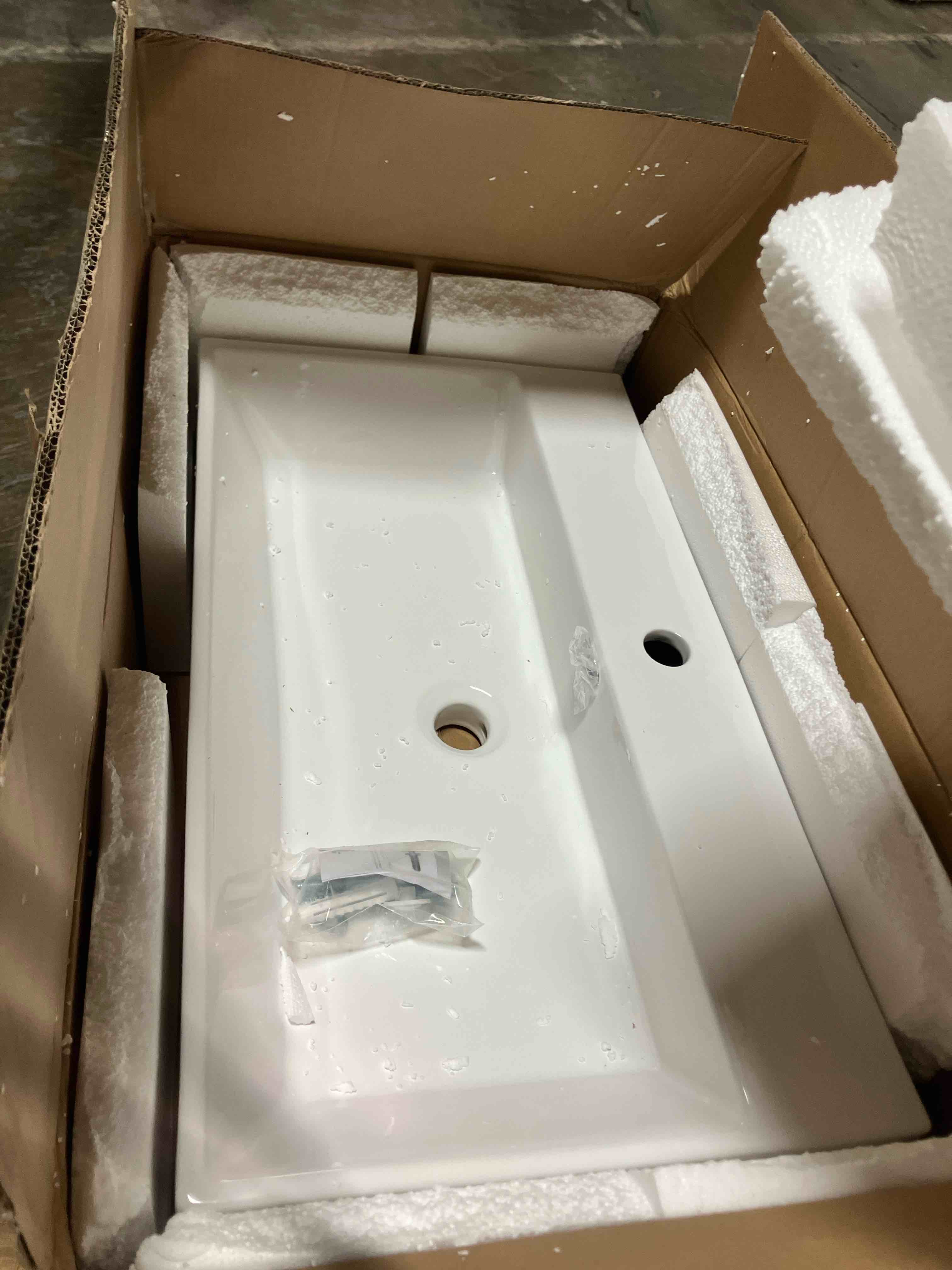 https://s3.amazonaws.com/lotting-images-prod/phillipi/TEA3355040_1760111596779.jpeg