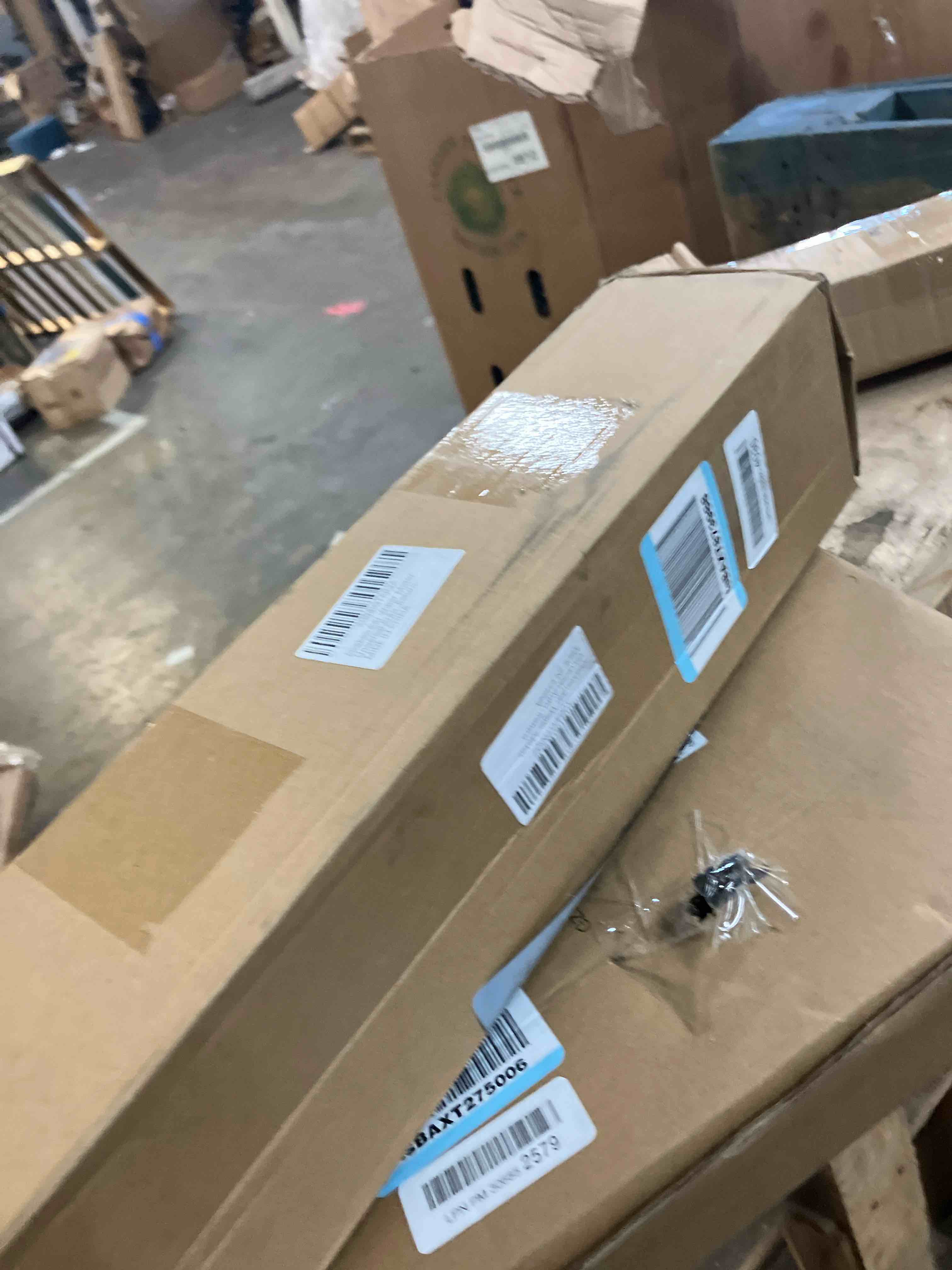 https://s3.amazonaws.com/lotting-images-prod/phillipi/TEA3355175_1760104787621.jpeg