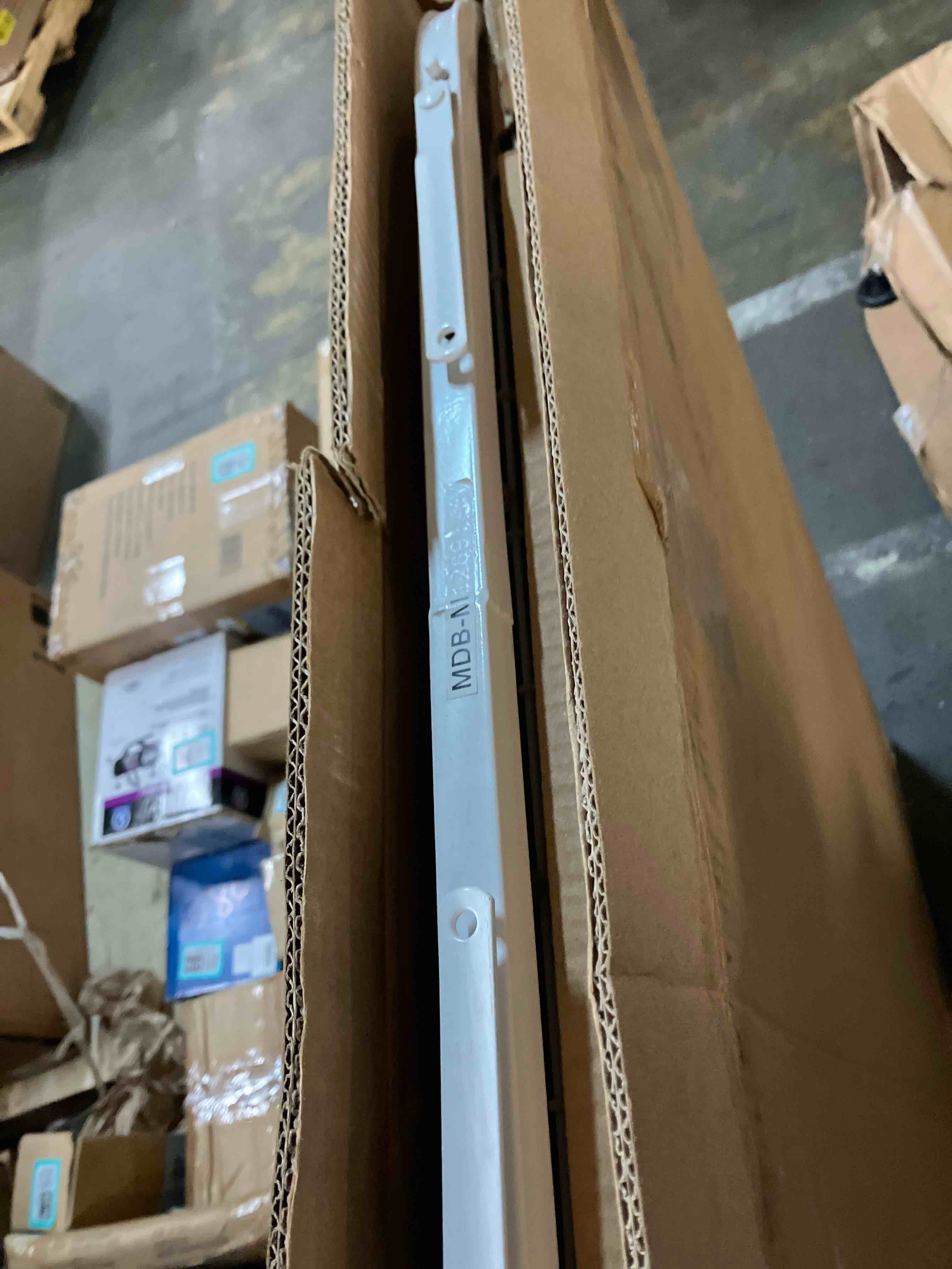 https://s3.amazonaws.com/lotting-images-prod/phillipi/TEA3355191_1760108129906.jpeg