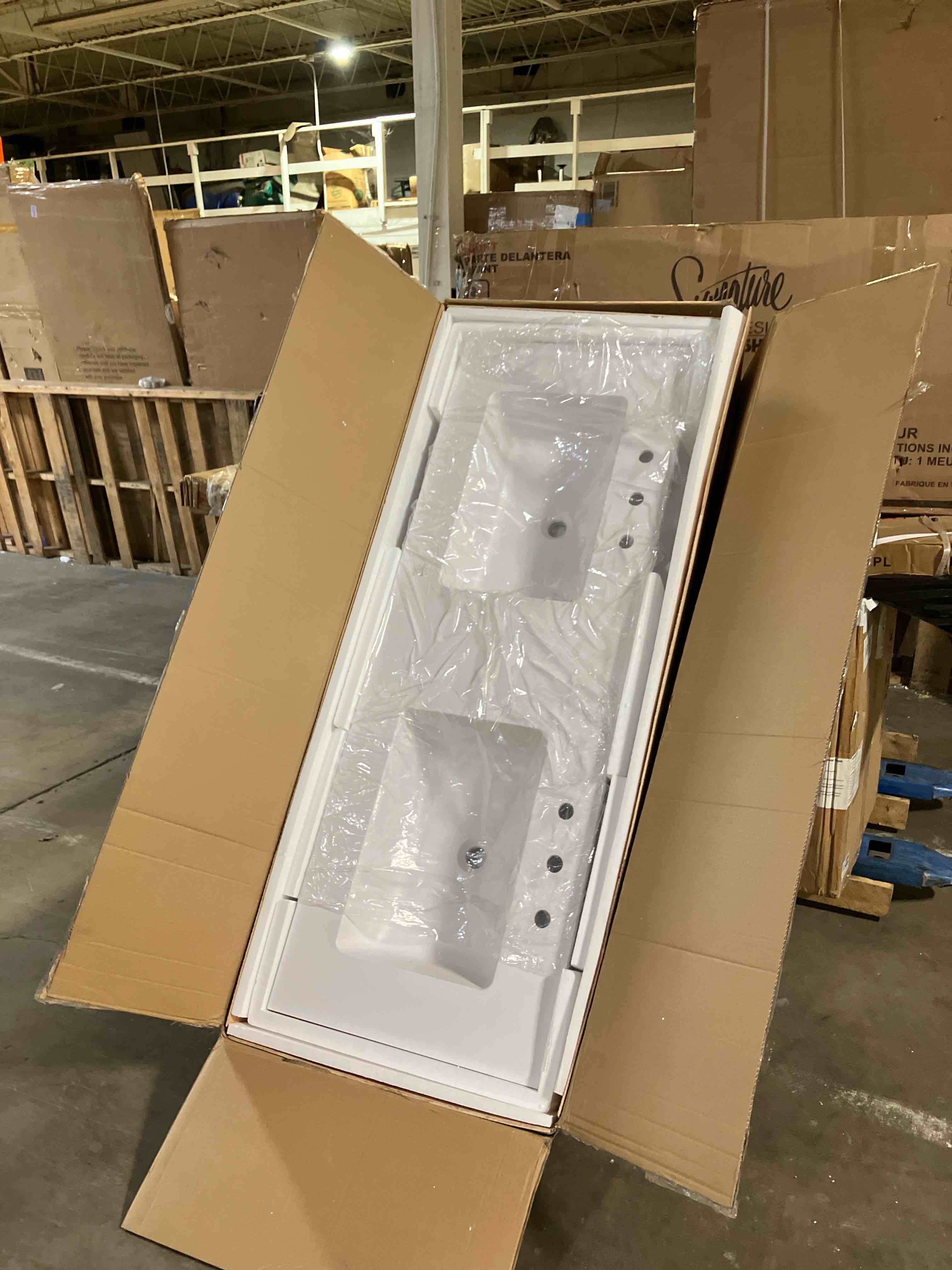 https://s3.amazonaws.com/lotting-images-prod/phillipi/TEA3355352_1760536671049.jpeg