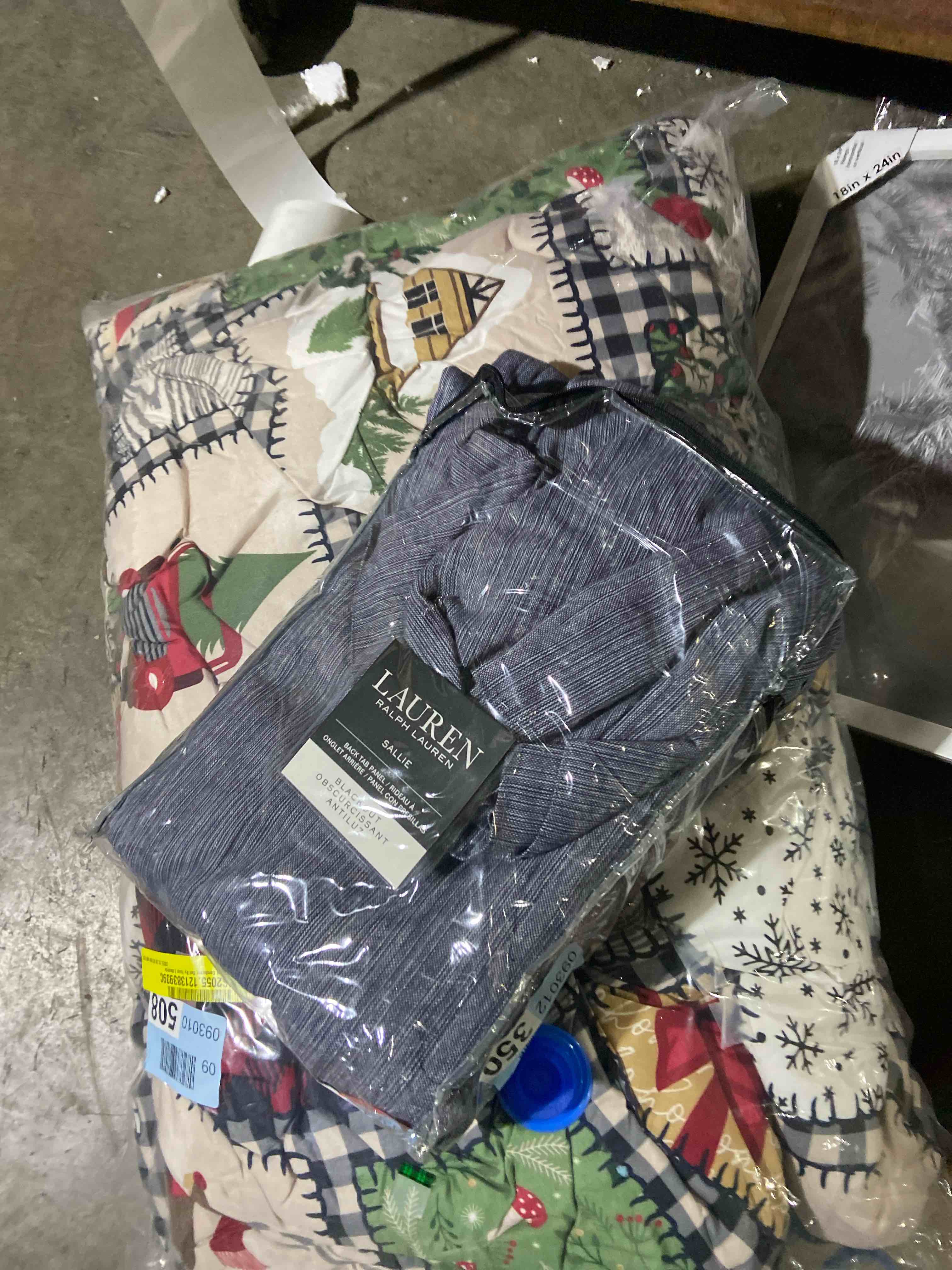 Condition photo showing New/Like New for Lauren Ralph Lauren Sallie Blackout Heavy Cotton/Linen Blend with Lining Rod Pocket Curtain Panel