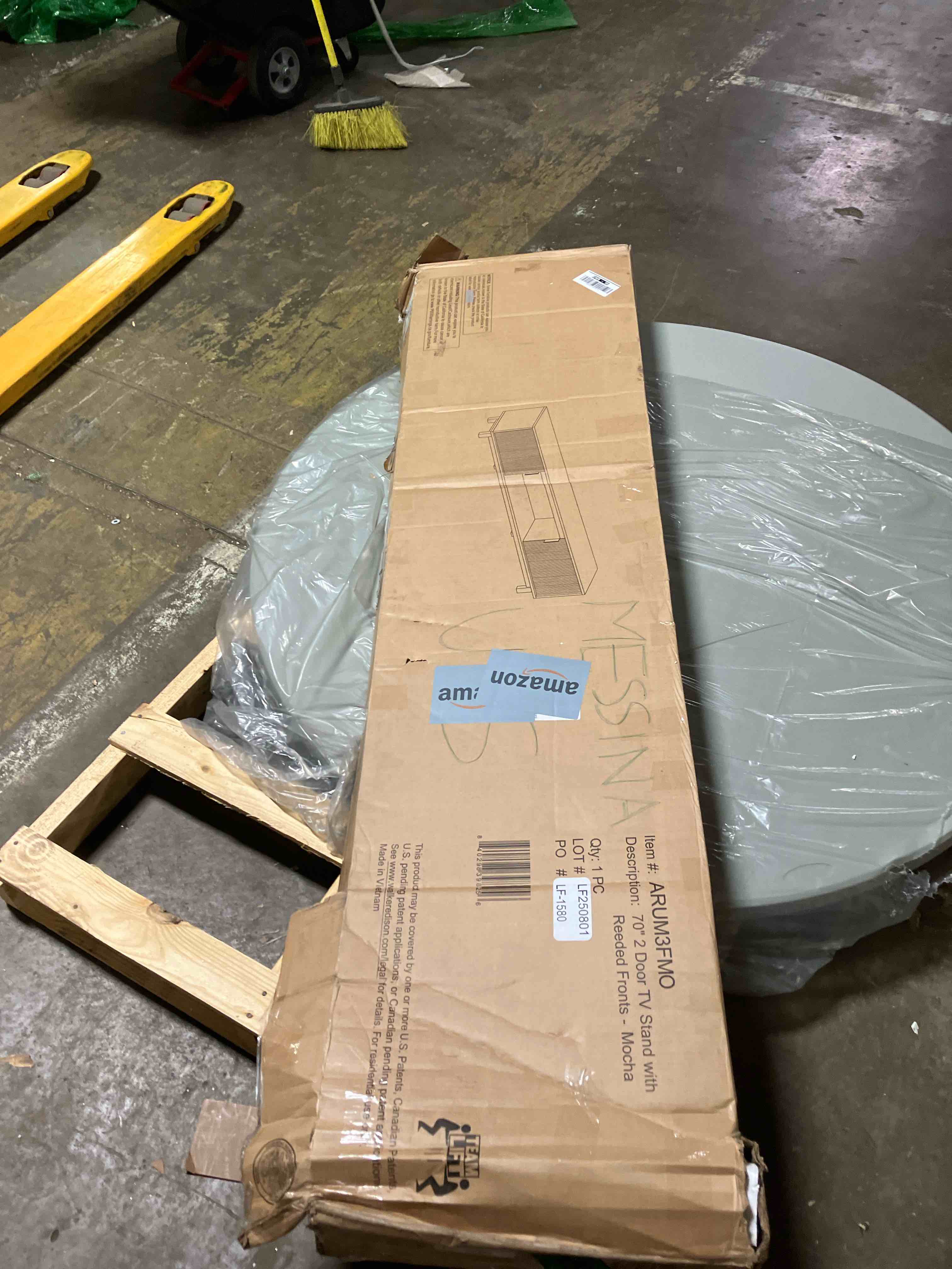 https://s3.amazonaws.com/lotting-images-prod/phillipi/TEA3358102_1754428125110.jpeg