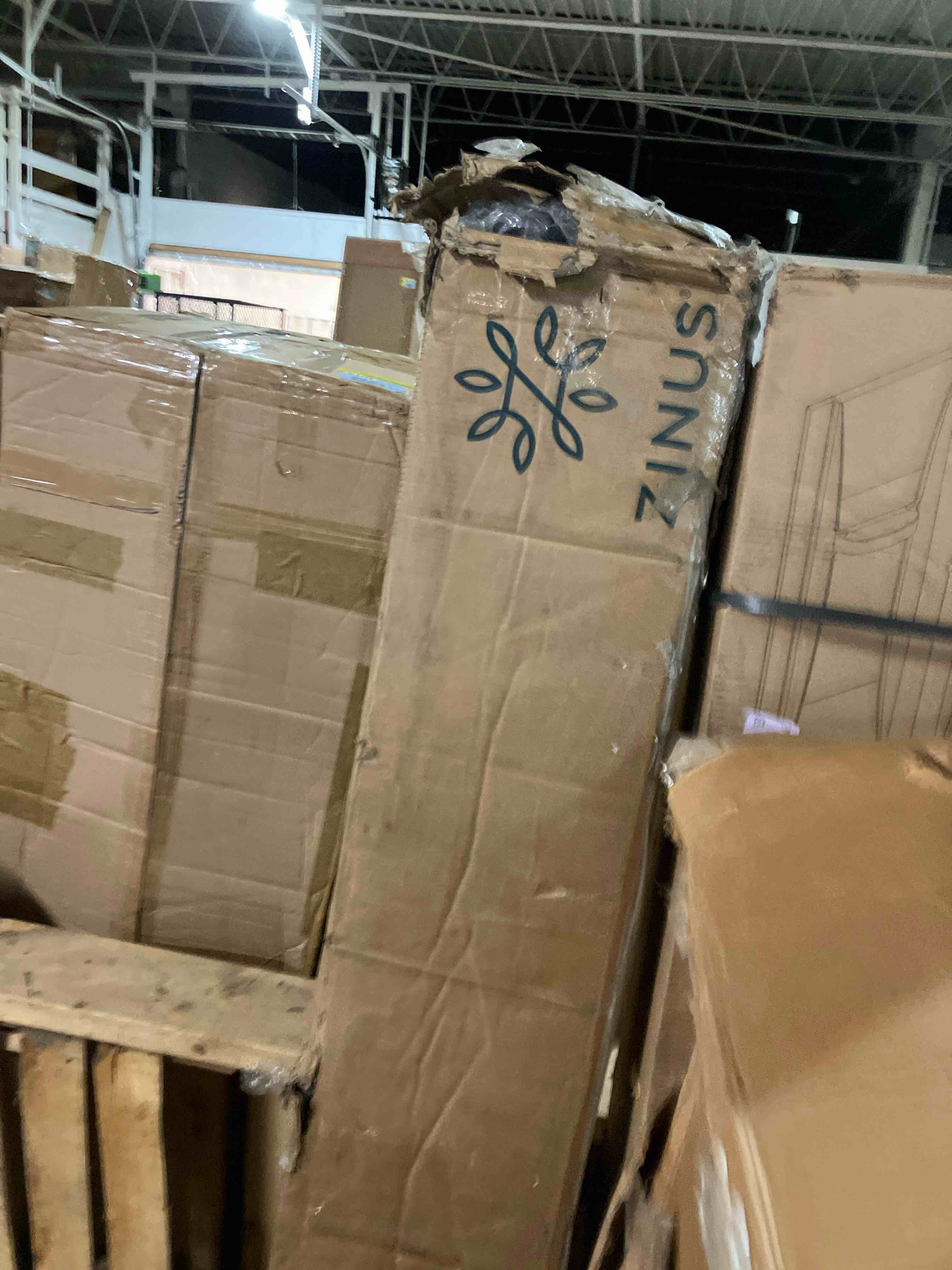https://s3.amazonaws.com/lotting-images-prod/phillipi/TEA3358114_1754484975218.jpeg