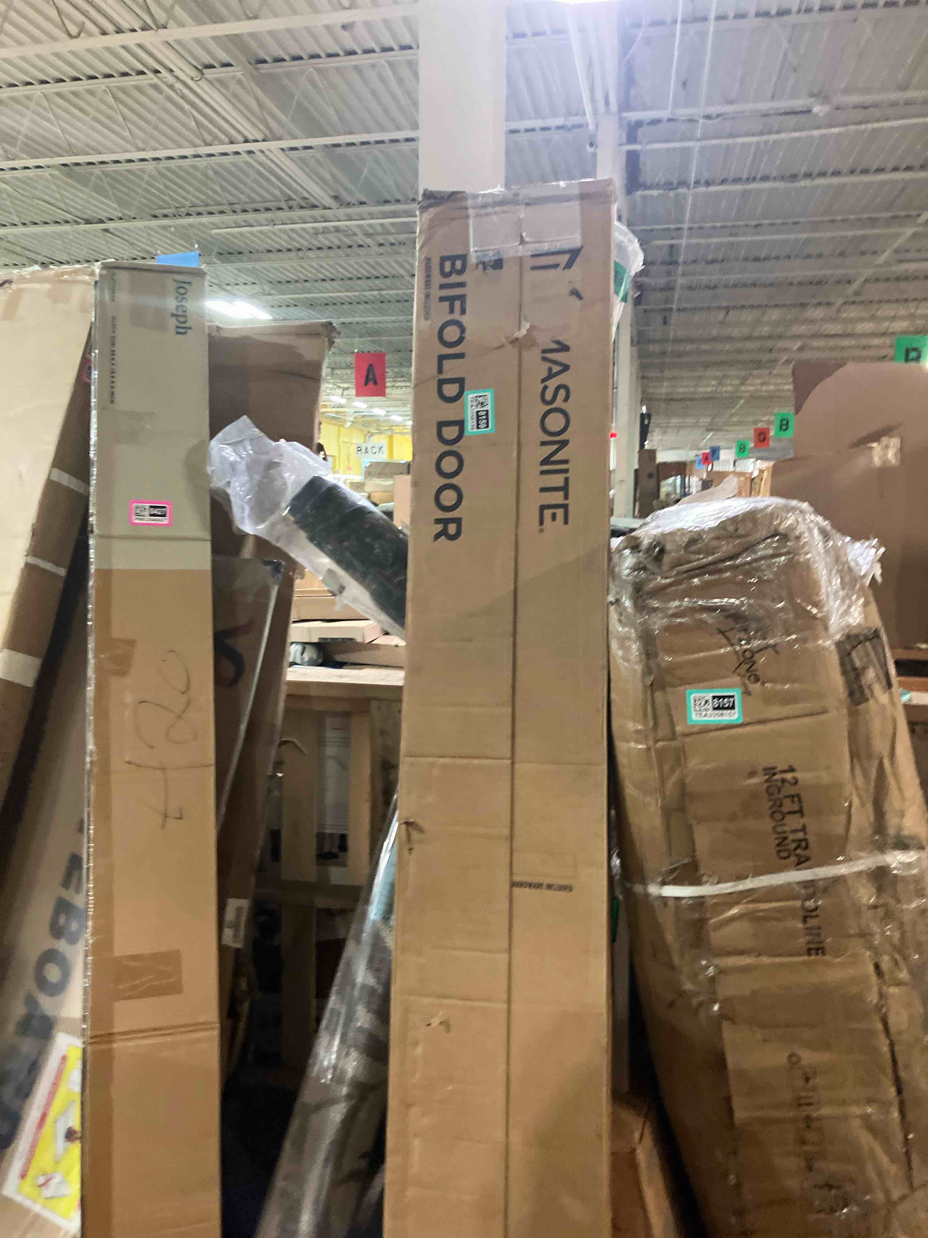 https://s3.amazonaws.com/lotting-images-prod/phillipi/TEA3358159_1754494387395.jpeg