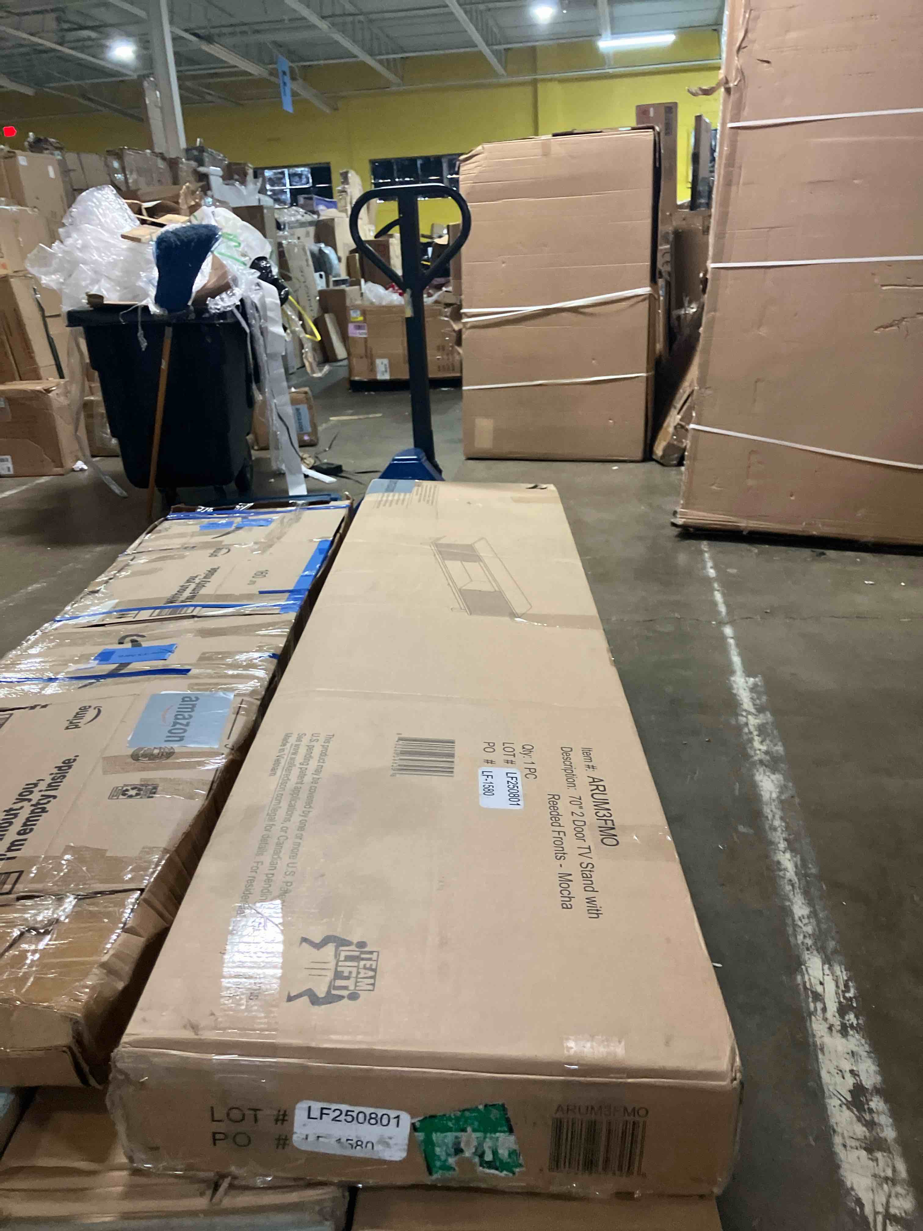 https://s3.amazonaws.com/lotting-images-prod/phillipi/TEA3358212_1754507804360.jpeg