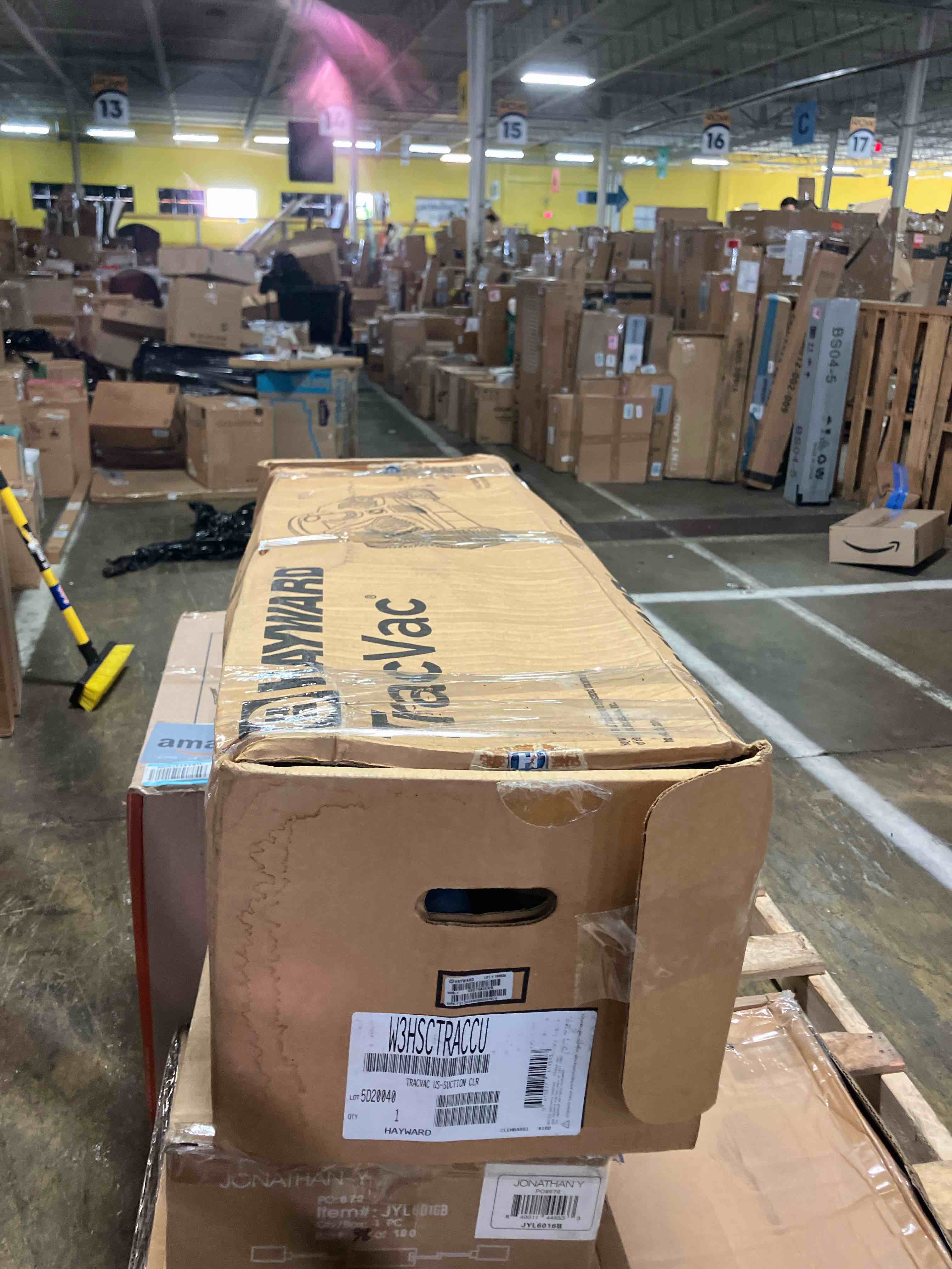 https://s3.amazonaws.com/lotting-images-prod/phillipi/TEA3359444_1755197232581.jpeg