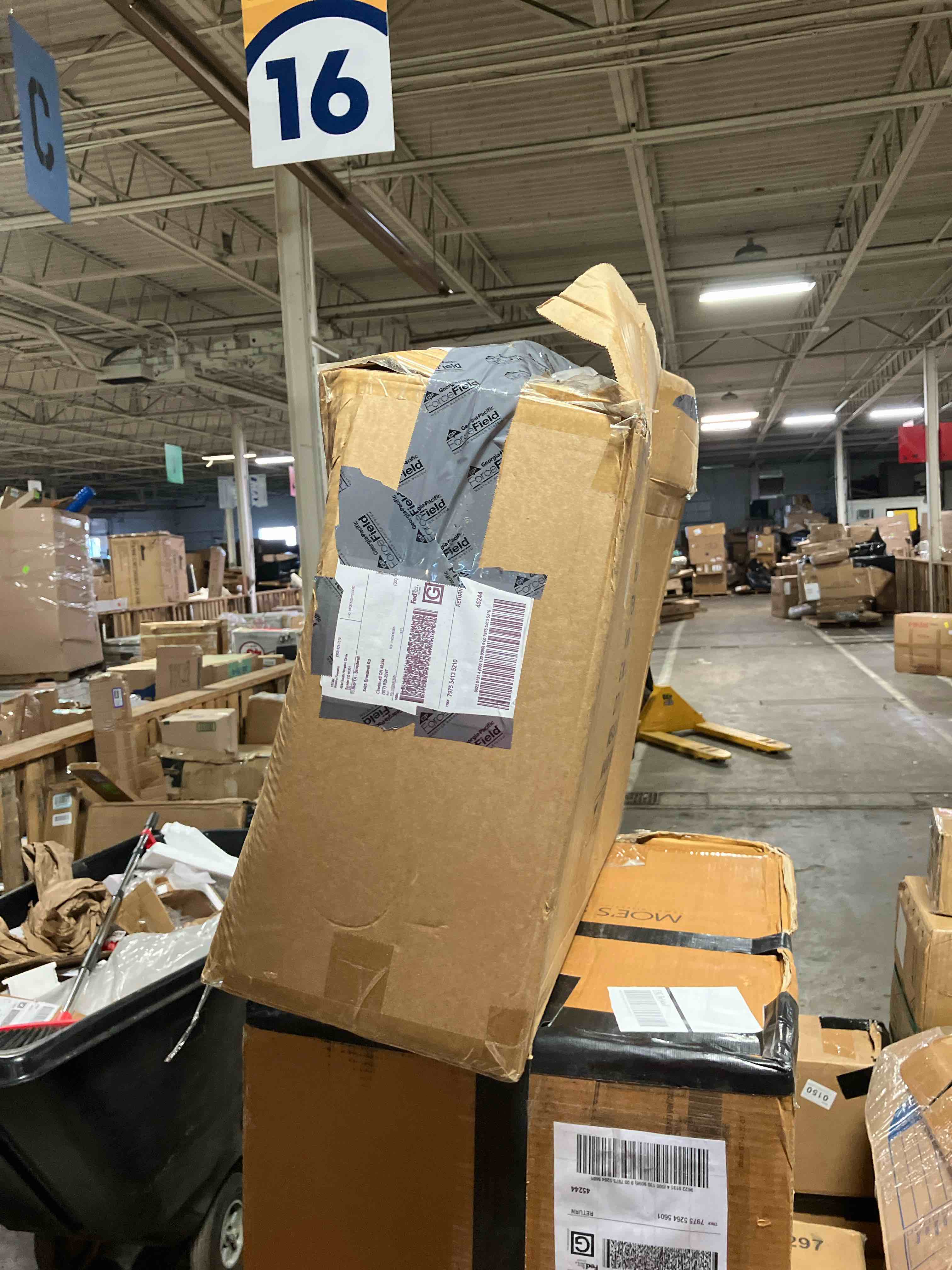 https://s3.amazonaws.com/lotting-images-prod/phillipi/TEA3360055_1756297745382.jpeg