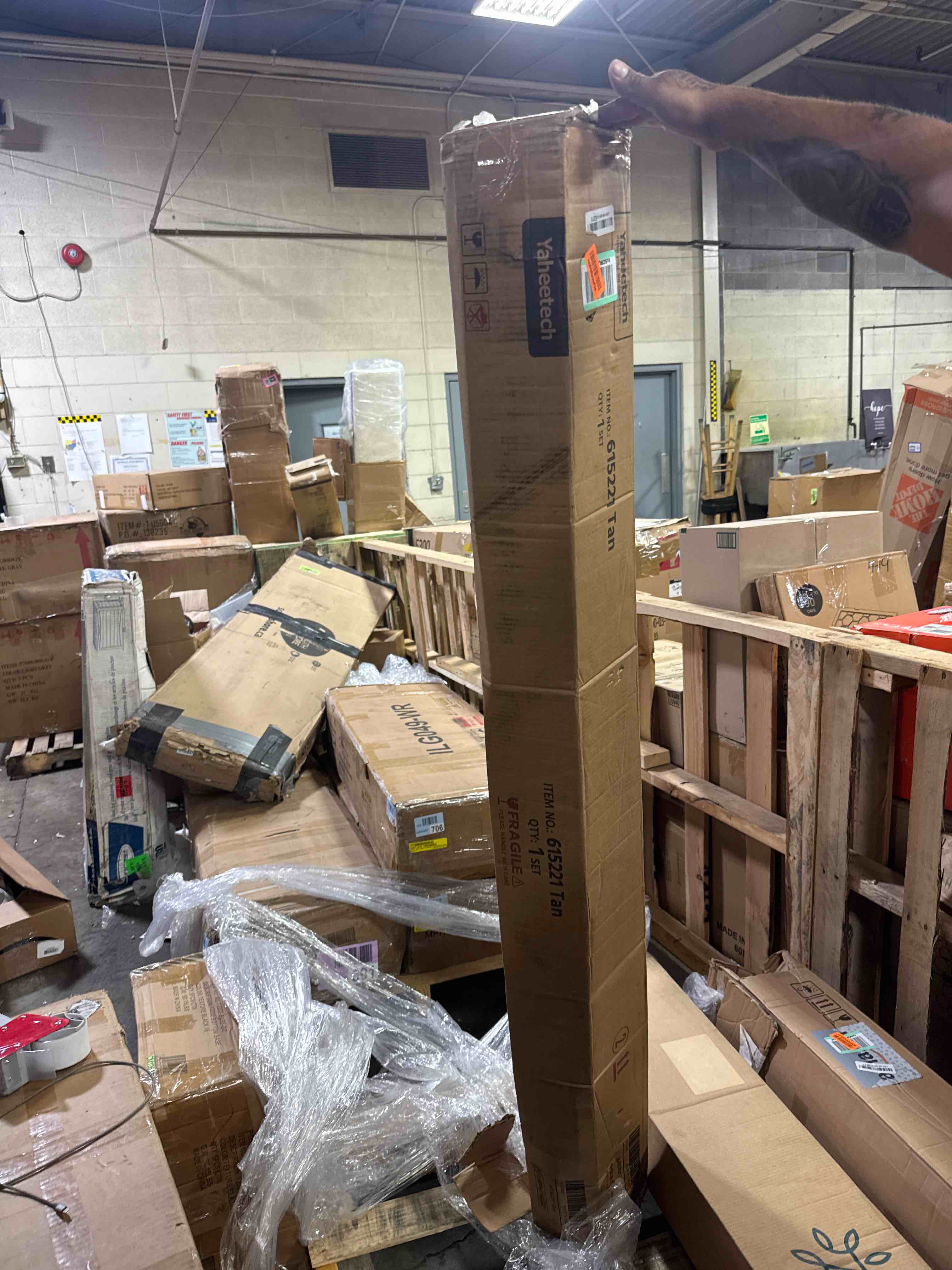 https://s3.amazonaws.com/lotting-images-prod/phillipi/TEA3360517_1757770671706.jpeg